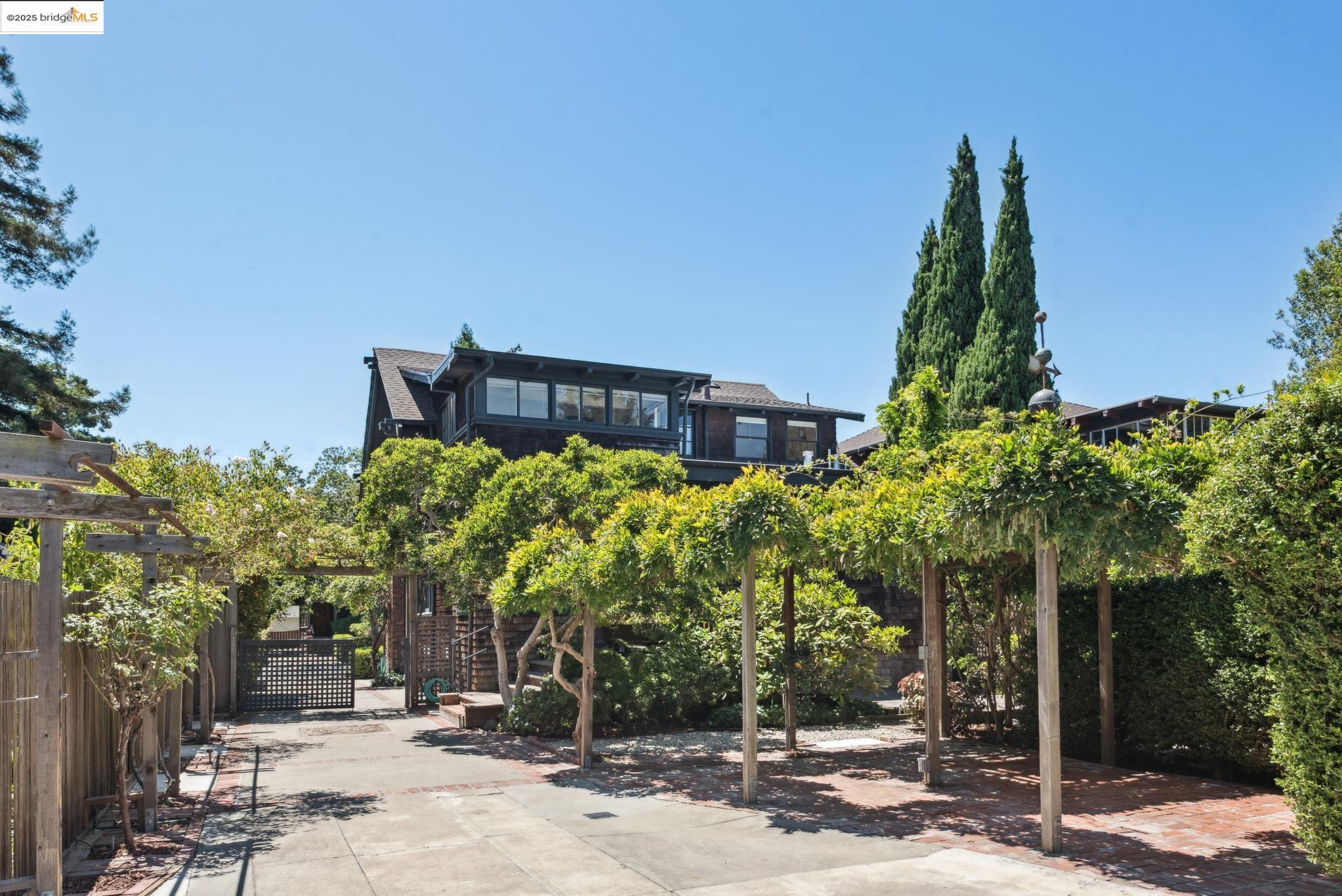 Detail Gallery Image 47 of 51 For 1615 San Antonio Ave, Alameda,  CA 94501-4040 - 3 Beds | 2 Baths