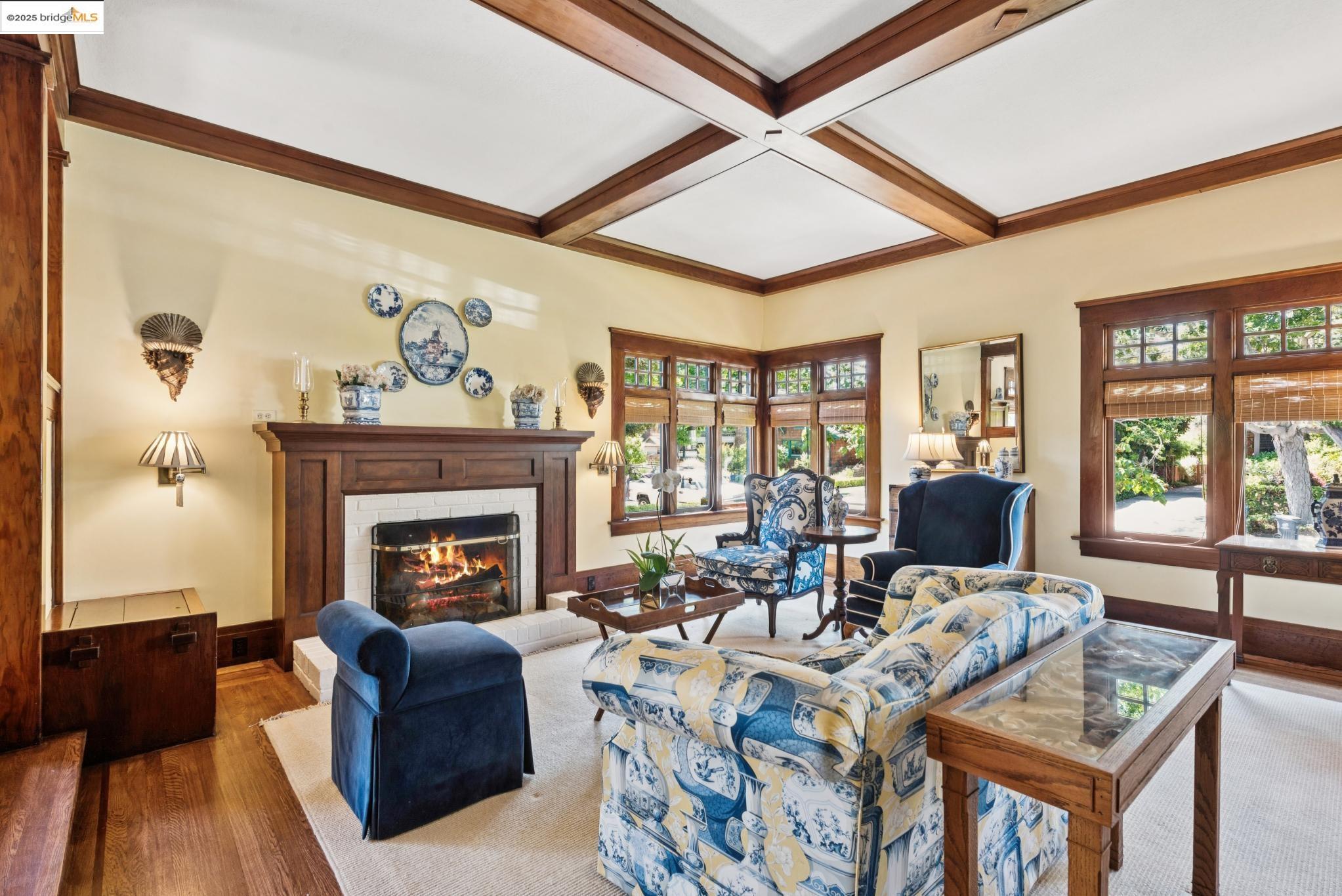 Detail Gallery Image 7 of 51 For 1615 San Antonio Ave, Alameda,  CA 94501-4040 - 3 Beds | 2 Baths