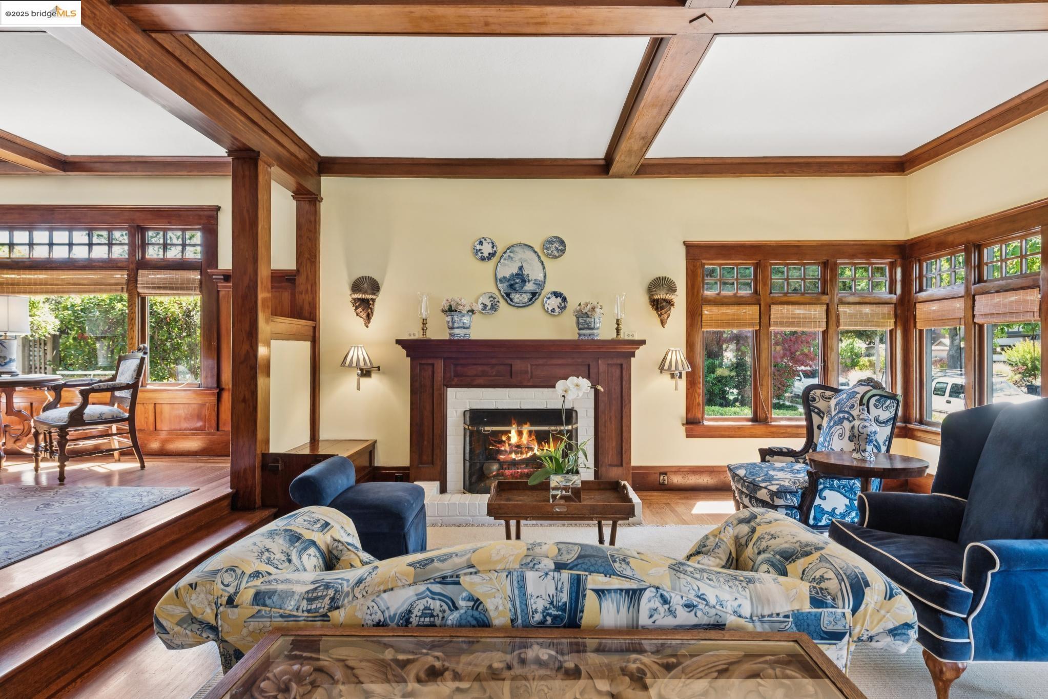 Detail Gallery Image 8 of 51 For 1615 San Antonio Ave, Alameda,  CA 94501-4040 - 3 Beds | 2 Baths
