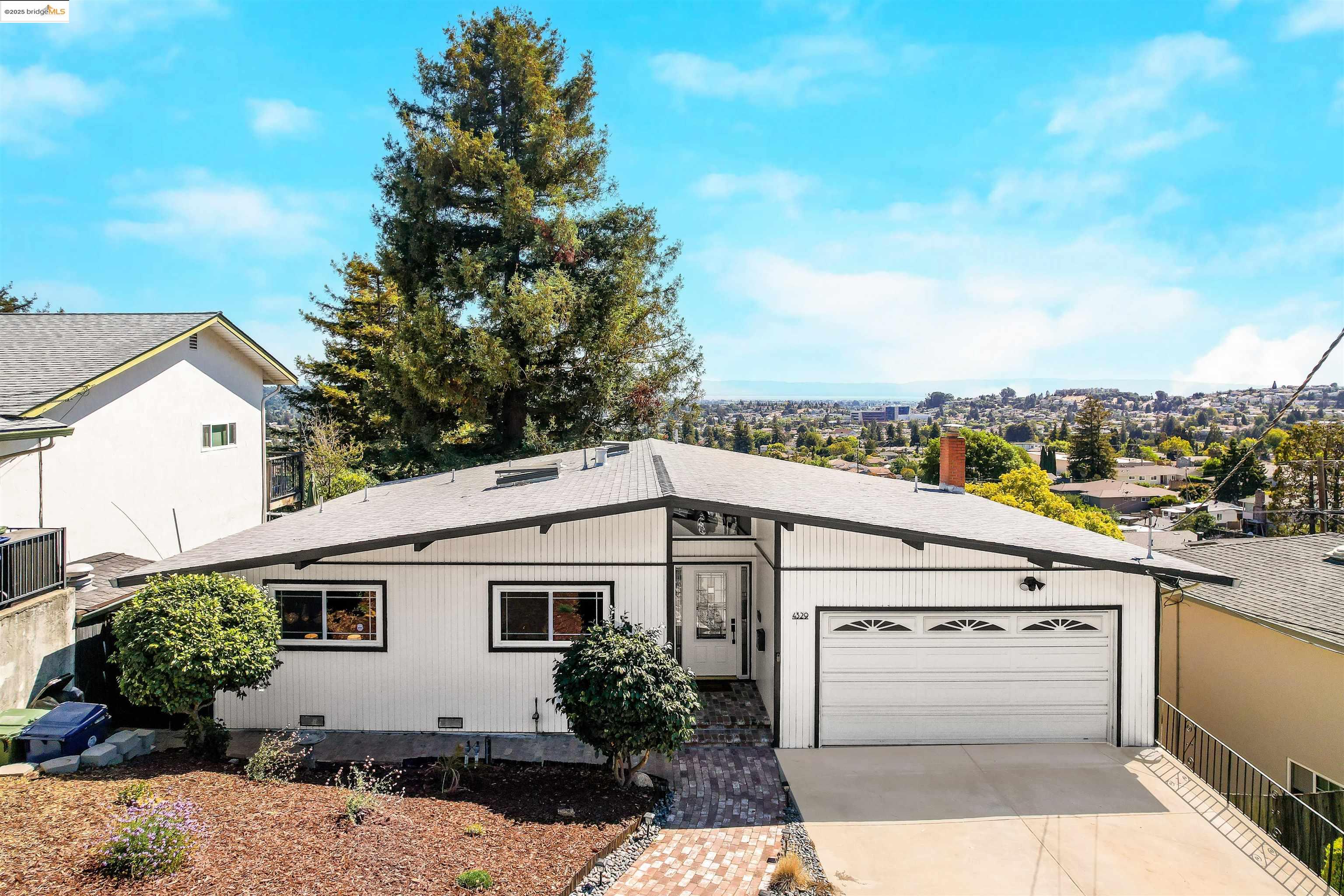 Detail Gallery Image 2 of 58 For 4329 Lawrence Dr, Castro Valley,  CA 94546 - 4 Beds | 3 Baths