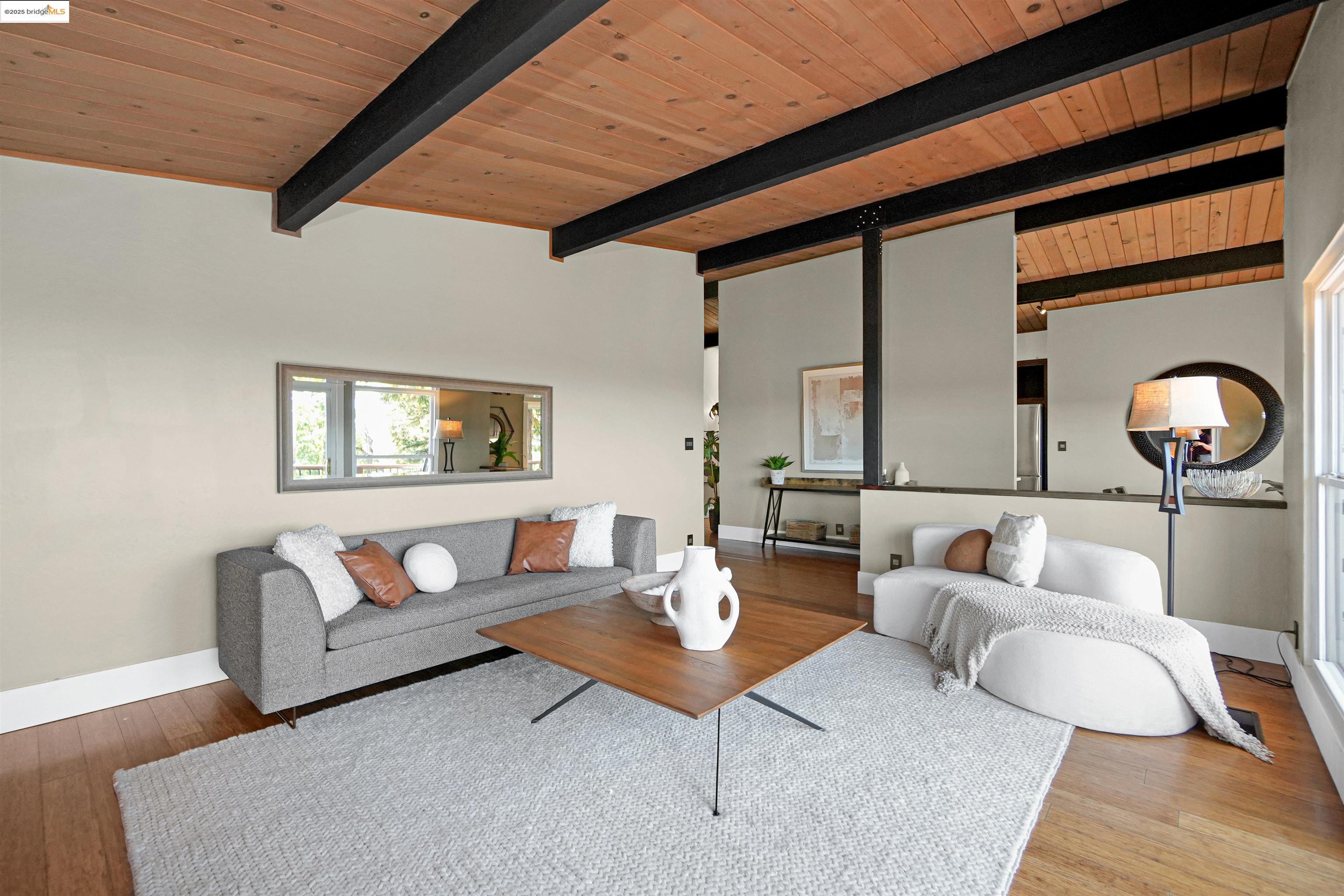 Detail Gallery Image 11 of 58 For 4329 Lawrence Dr, Castro Valley,  CA 94546 - 4 Beds | 3 Baths