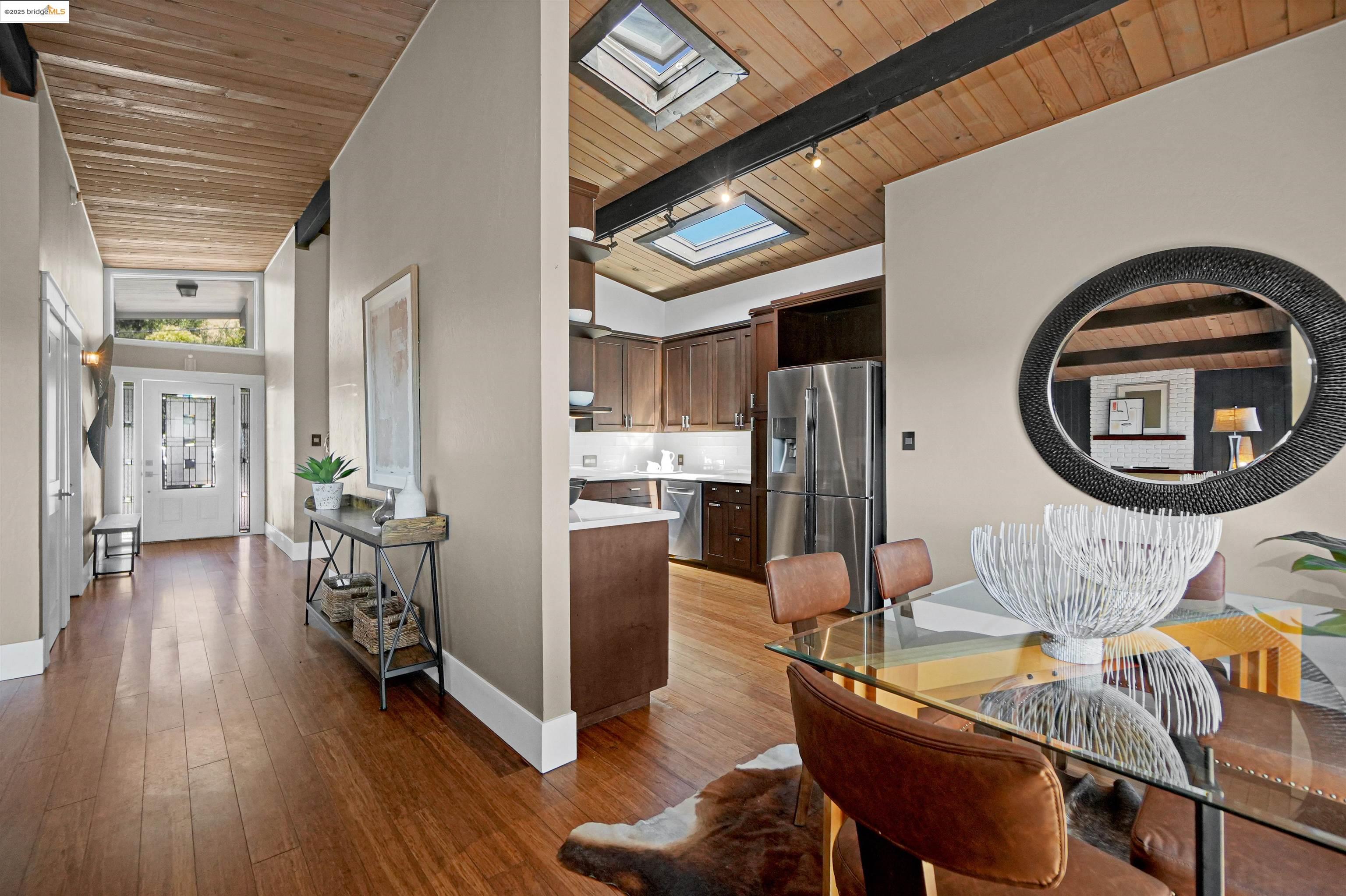 Detail Gallery Image 14 of 58 For 4329 Lawrence Dr, Castro Valley,  CA 94546 - 4 Beds | 3 Baths