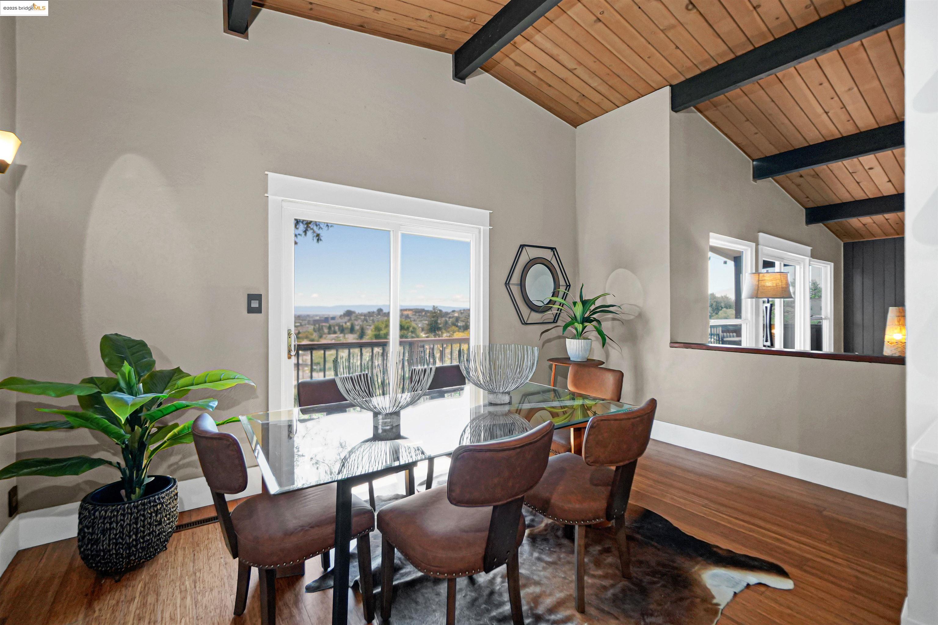 Detail Gallery Image 15 of 58 For 4329 Lawrence Dr, Castro Valley,  CA 94546 - 4 Beds | 3 Baths