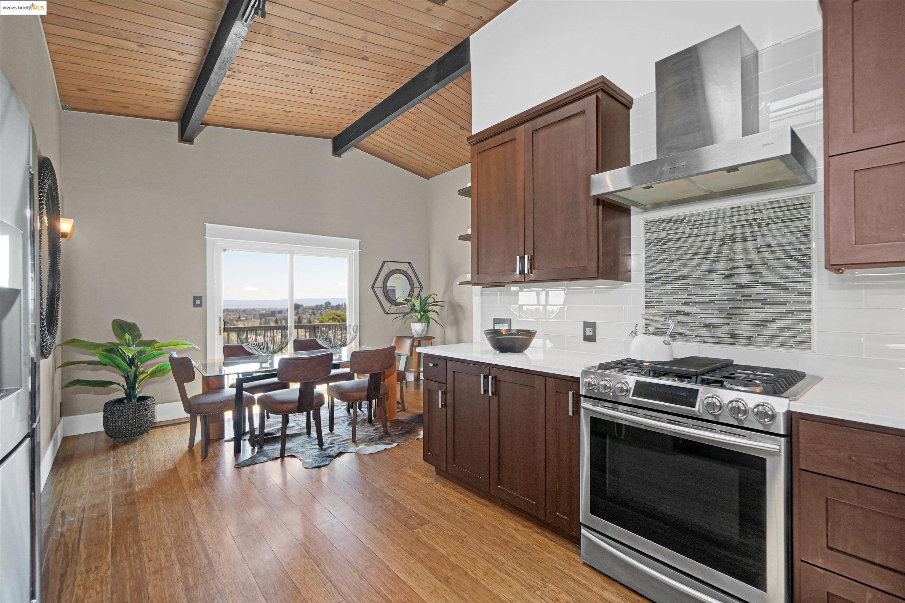 Detail Gallery Image 18 of 58 For 4329 Lawrence Dr, Castro Valley,  CA 94546 - 4 Beds | 3 Baths