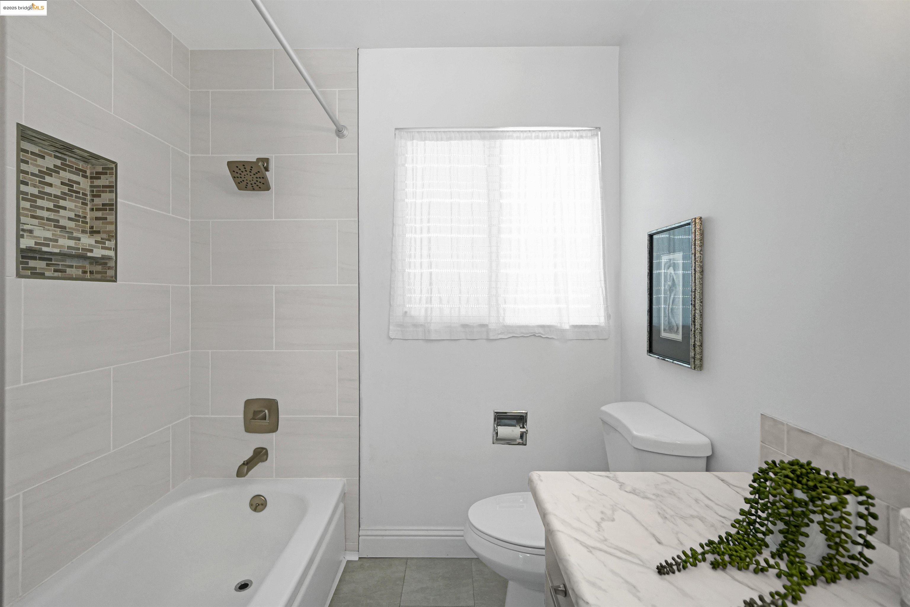Detail Gallery Image 23 of 58 For 4329 Lawrence Dr, Castro Valley,  CA 94546 - 4 Beds | 3 Baths