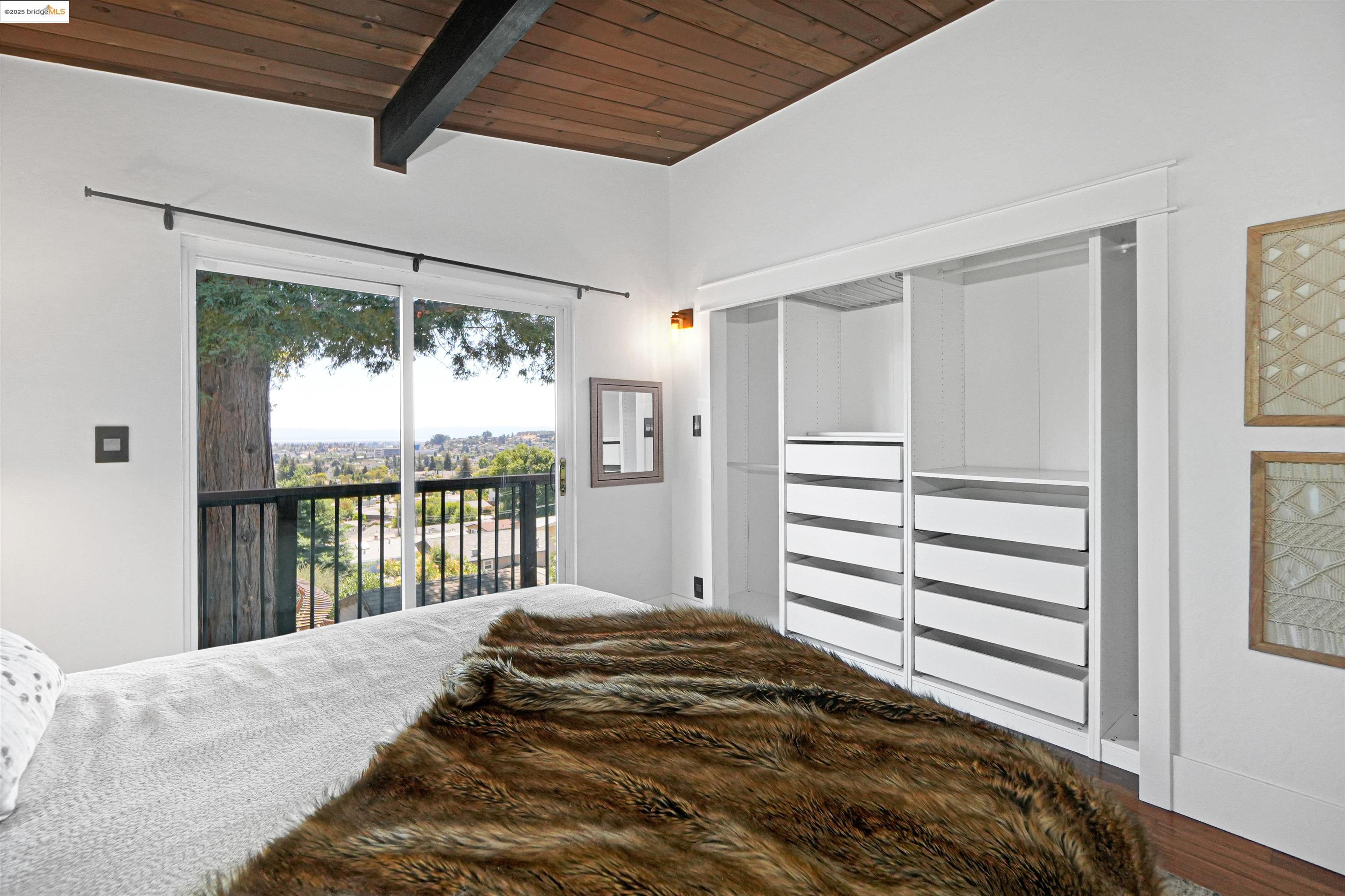 Detail Gallery Image 26 of 58 For 4329 Lawrence Dr, Castro Valley,  CA 94546 - 4 Beds | 3 Baths