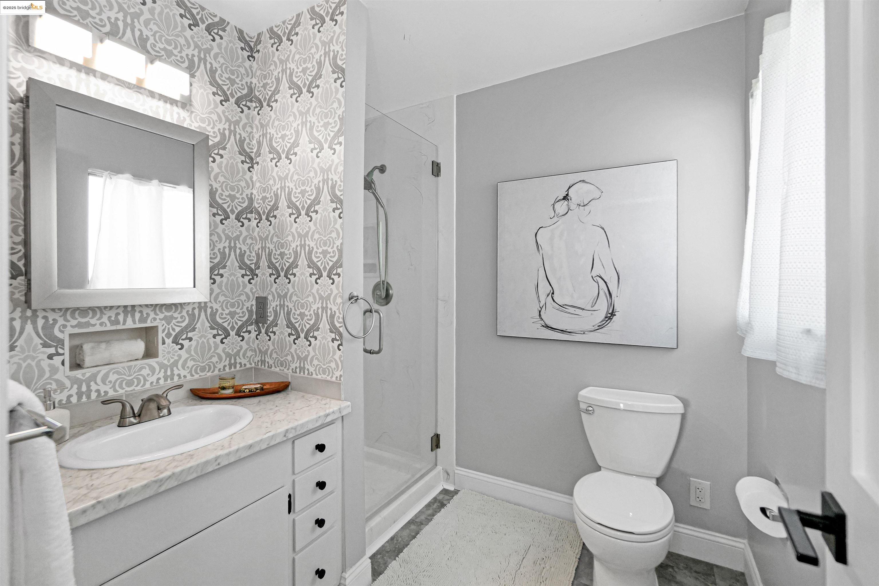 Detail Gallery Image 27 of 58 For 4329 Lawrence Dr, Castro Valley,  CA 94546 - 4 Beds | 3 Baths