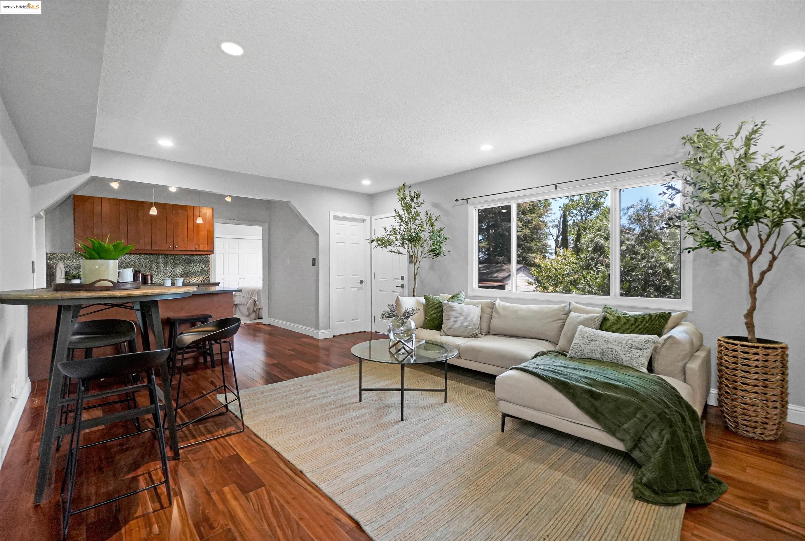 Detail Gallery Image 30 of 58 For 4329 Lawrence Dr, Castro Valley,  CA 94546 - 4 Beds | 3 Baths