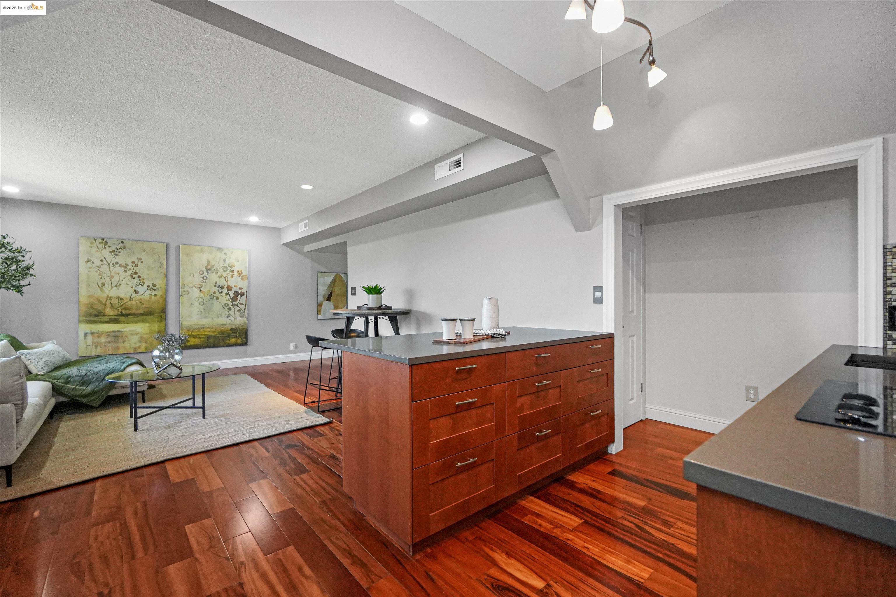 Detail Gallery Image 34 of 58 For 4329 Lawrence Dr, Castro Valley,  CA 94546 - 4 Beds | 3 Baths