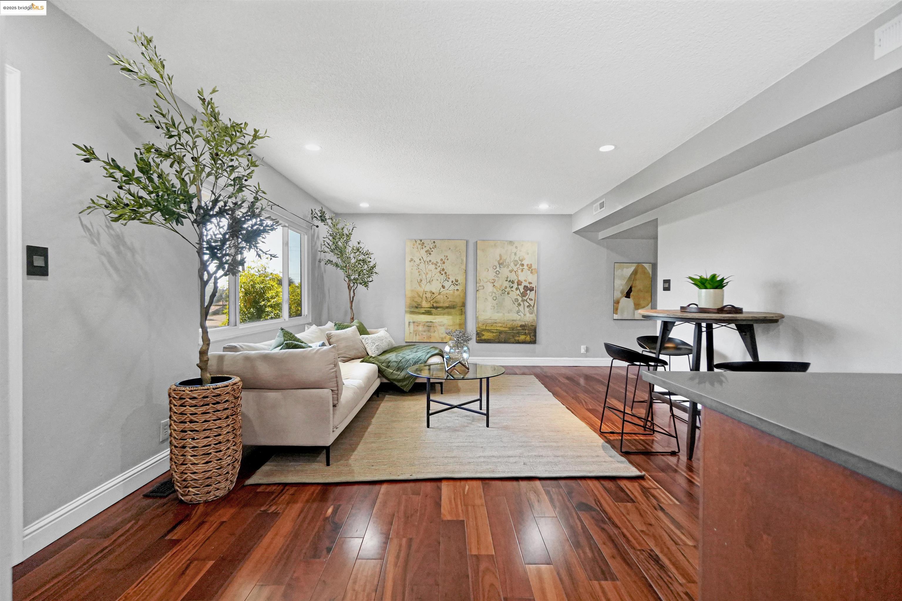 Detail Gallery Image 35 of 58 For 4329 Lawrence Dr, Castro Valley,  CA 94546 - 4 Beds | 3 Baths