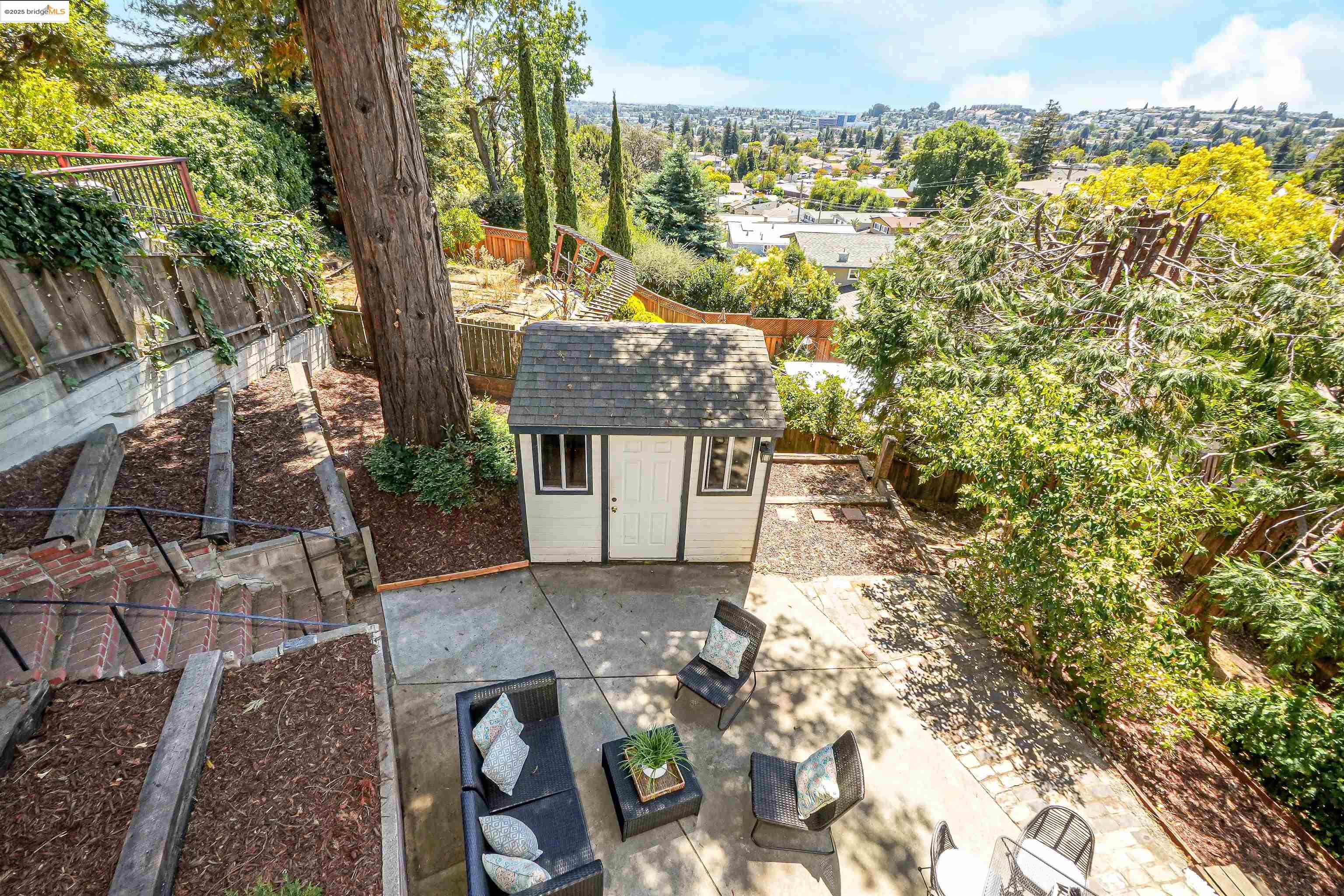 Detail Gallery Image 39 of 58 For 4329 Lawrence Dr, Castro Valley,  CA 94546 - 4 Beds | 3 Baths
