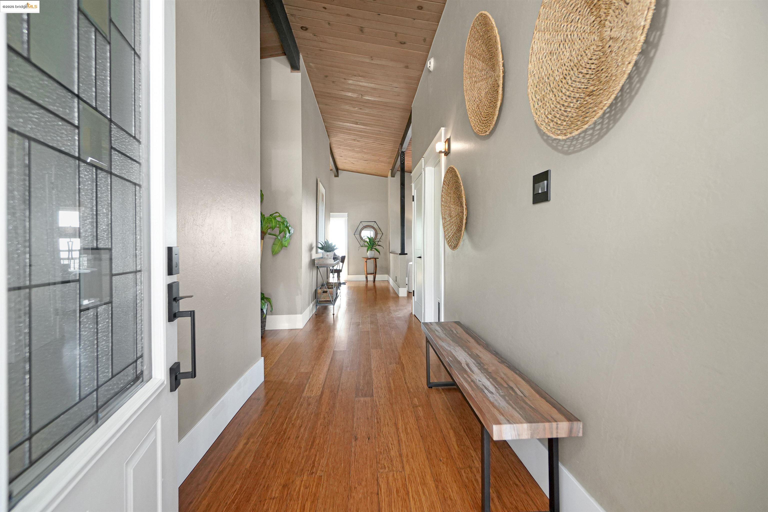 Detail Gallery Image 5 of 58 For 4329 Lawrence Dr, Castro Valley,  CA 94546 - 4 Beds | 3 Baths