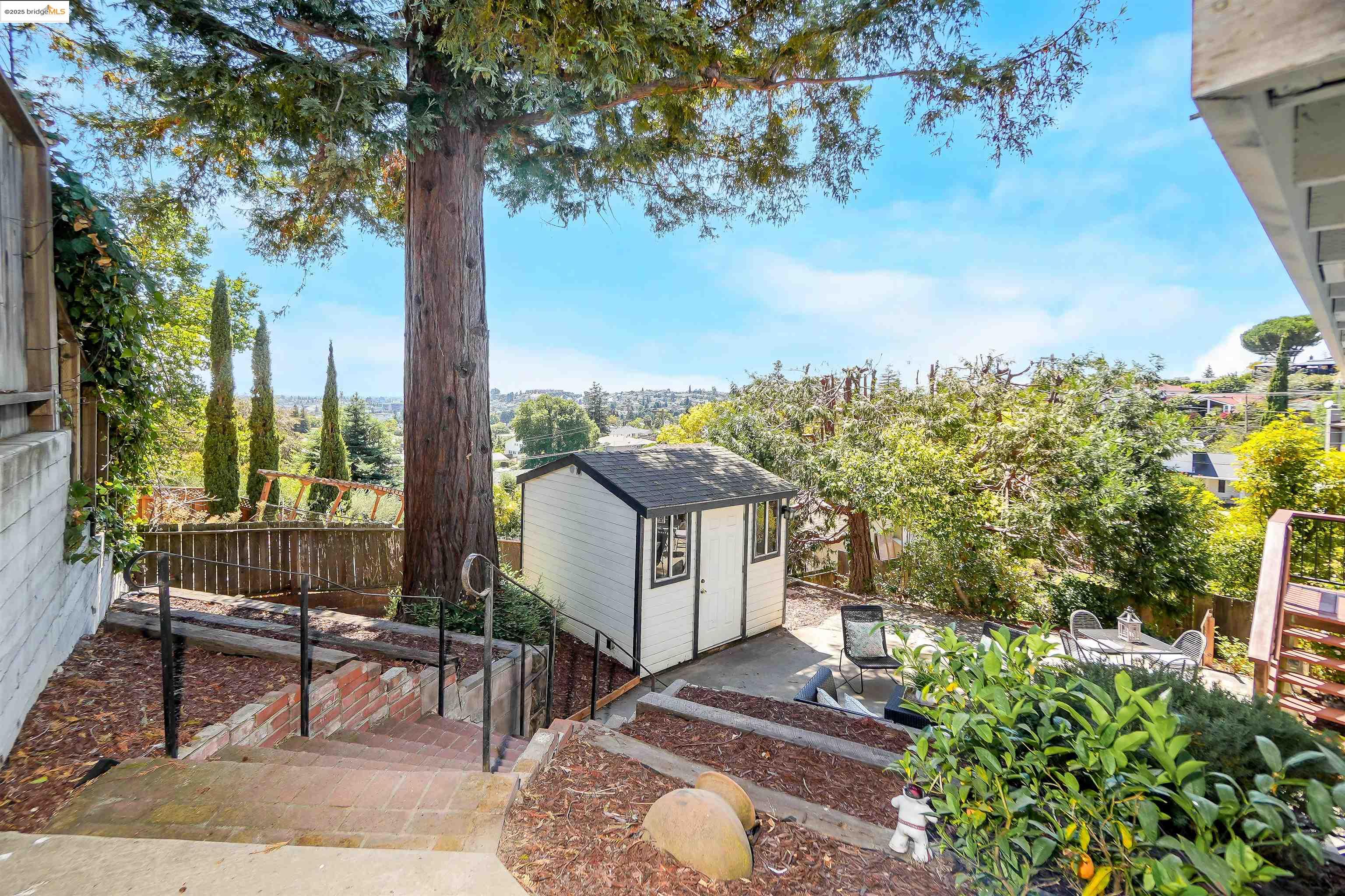 Detail Gallery Image 42 of 58 For 4329 Lawrence Dr, Castro Valley,  CA 94546 - 4 Beds | 3 Baths