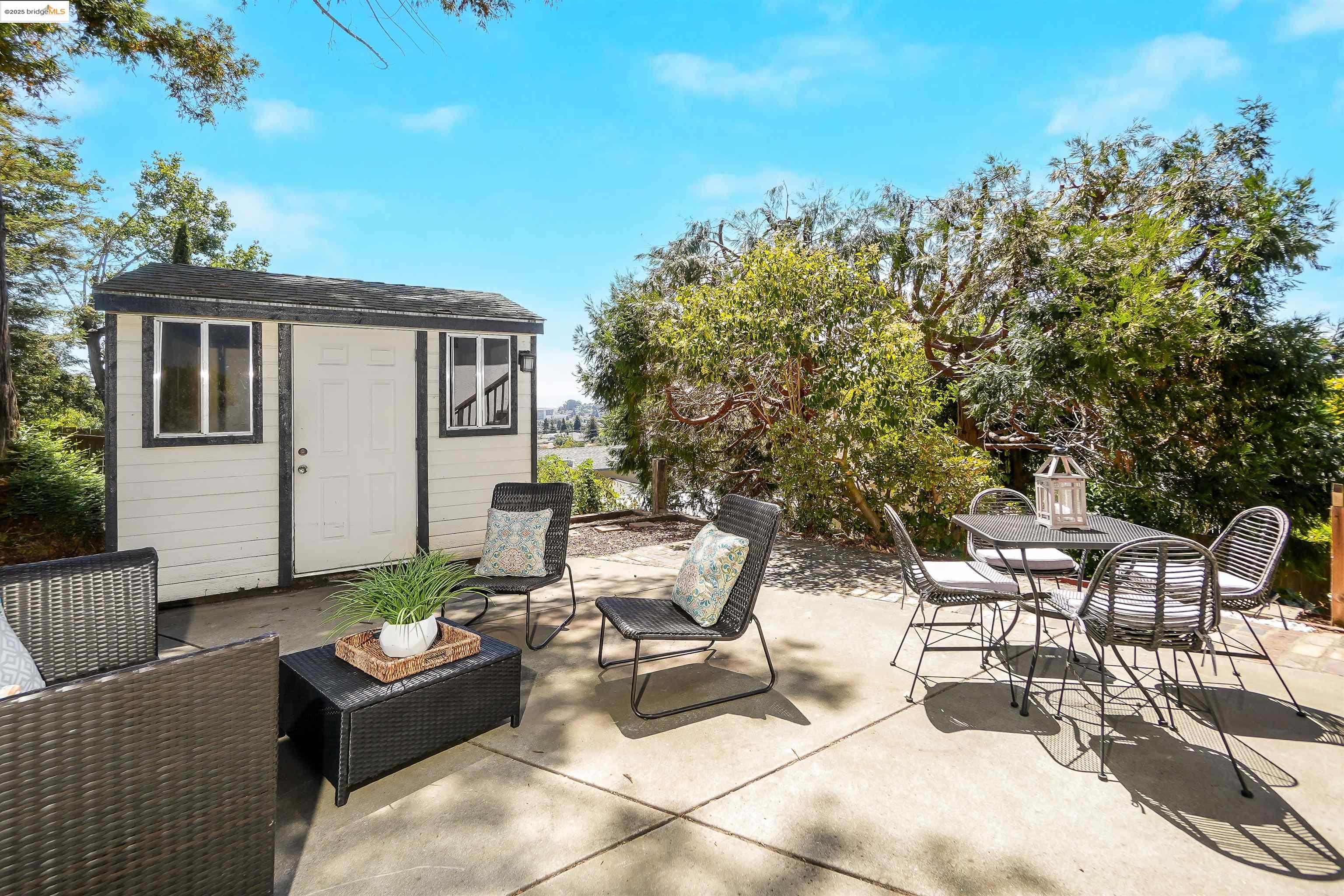 Detail Gallery Image 56 of 58 For 4329 Lawrence Dr, Castro Valley,  CA 94546 - 4 Beds | 3 Baths