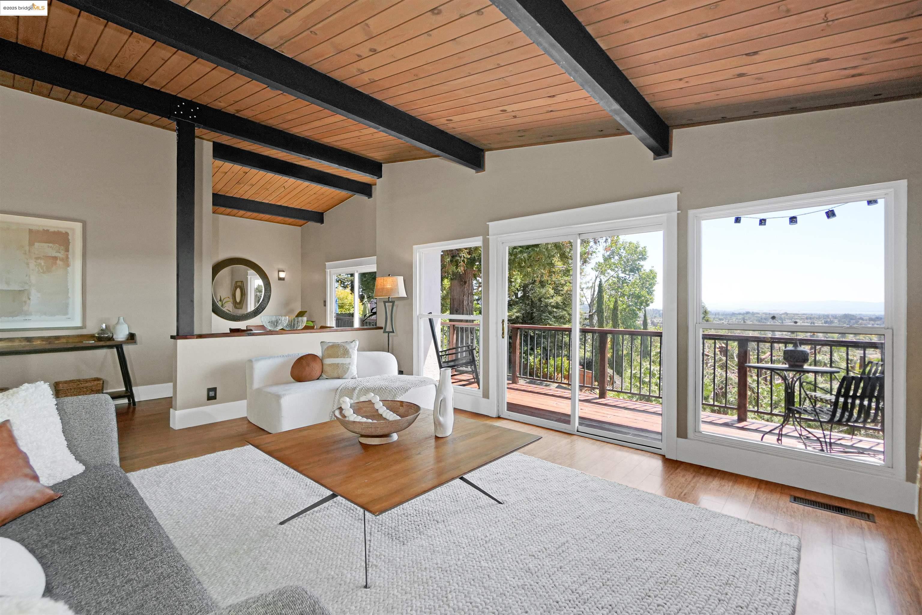 Detail Gallery Image 8 of 58 For 4329 Lawrence Dr, Castro Valley,  CA 94546 - 4 Beds | 3 Baths