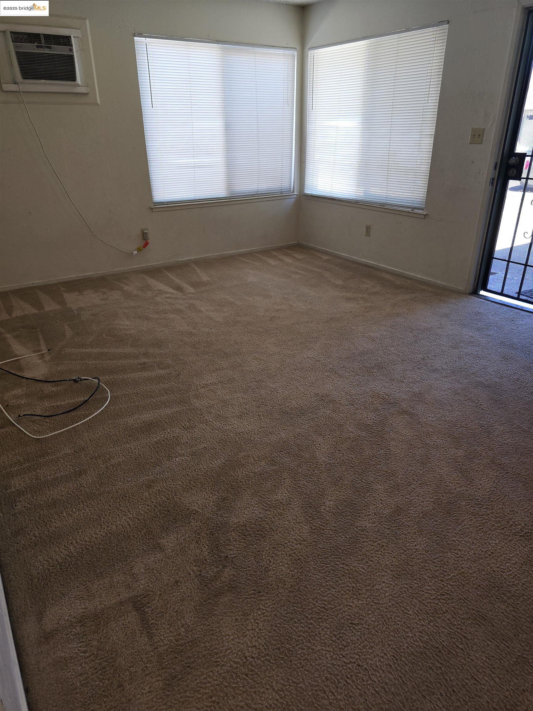 Detail Gallery Image 11 of 13 For 164 E Trident Drive, Pittsburg,  CA 94565 - 3 Beds | 1 Baths
