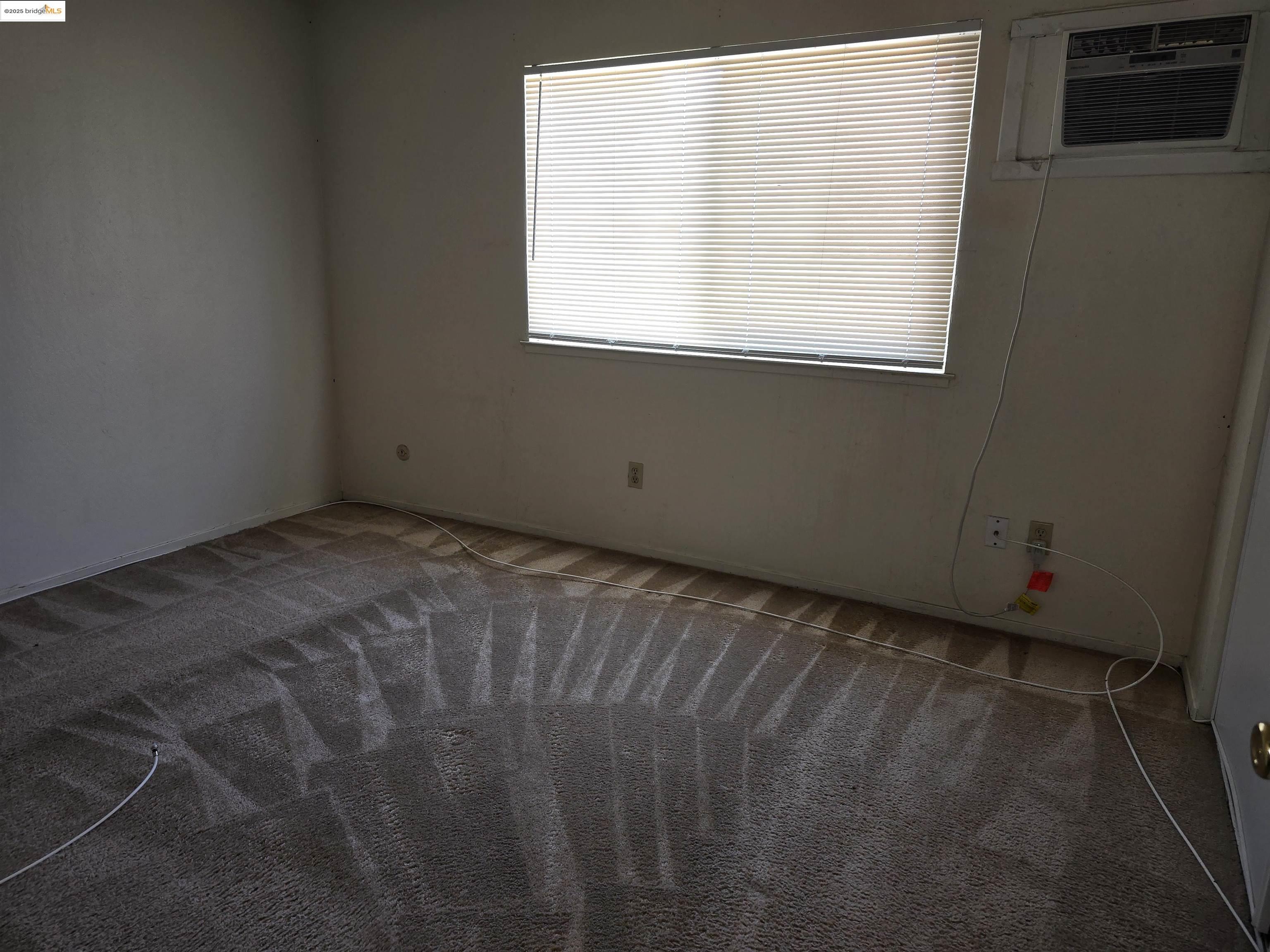 Detail Gallery Image 6 of 13 For 164 E Trident Drive, Pittsburg,  CA 94565 - 3 Beds | 1 Baths