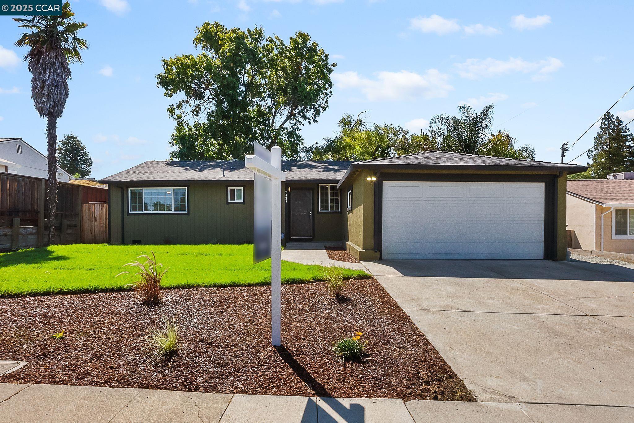 Detail Gallery Image 2 of 40 For 2425 Jerilynn Dr, Concord,  CA 94519 - 3 Beds | 2 Baths