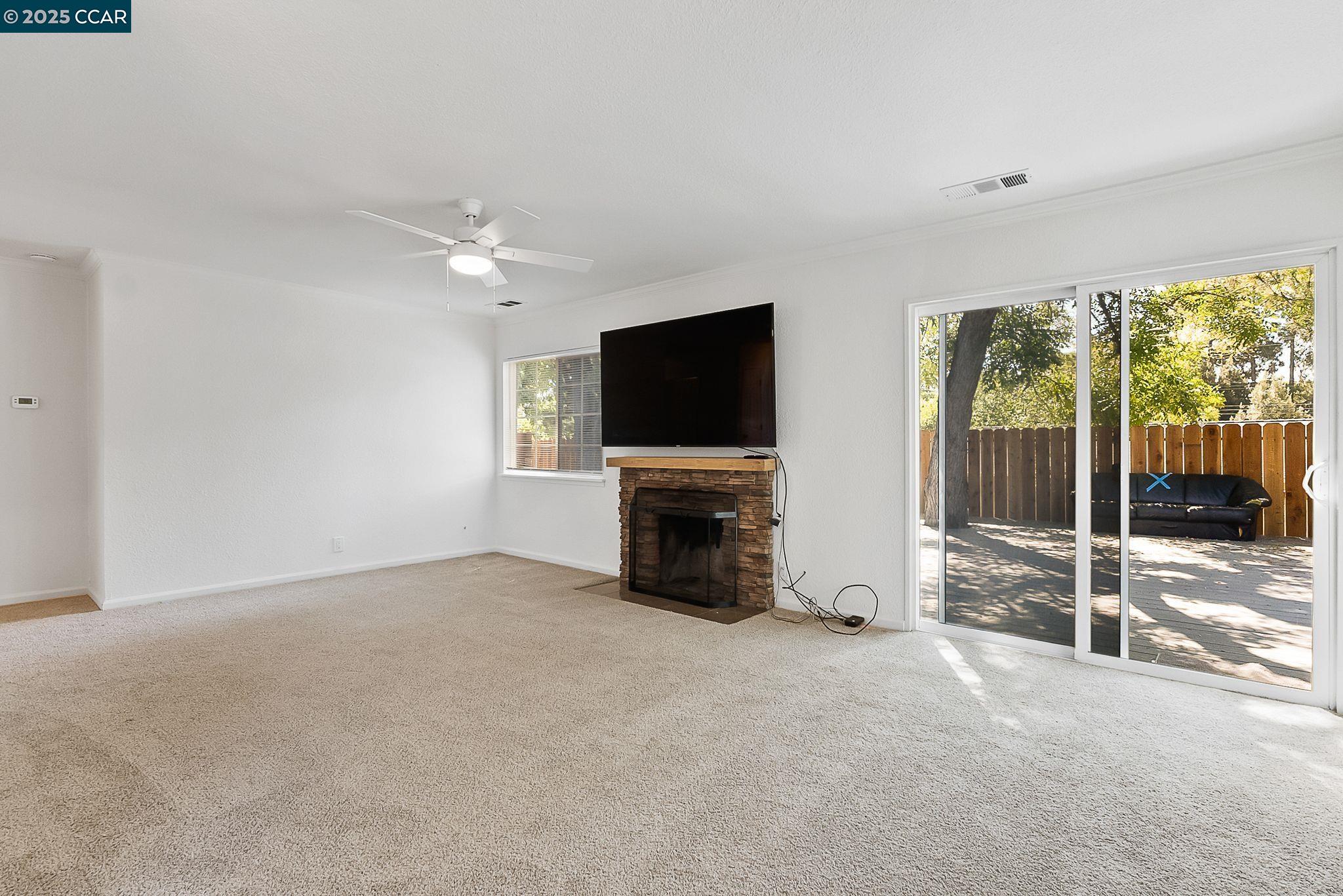 Detail Gallery Image 18 of 40 For 2425 Jerilynn Dr, Concord,  CA 94519 - 3 Beds | 2 Baths