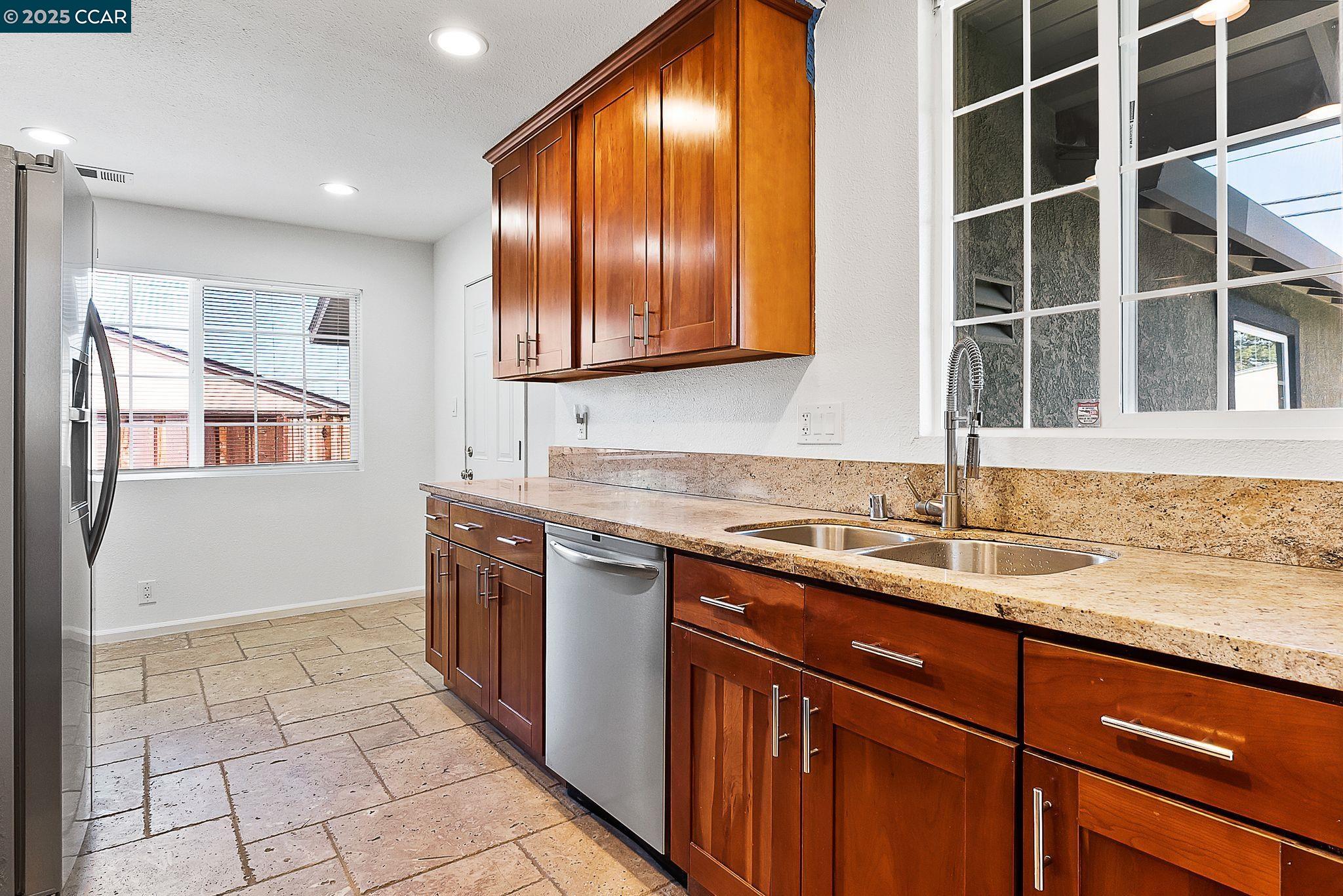 Detail Gallery Image 23 of 40 For 2425 Jerilynn Dr, Concord,  CA 94519 - 3 Beds | 2 Baths