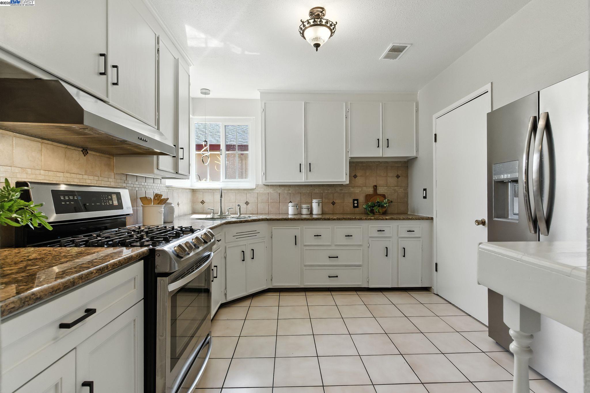 Detail Gallery Image 17 of 29 For 561 Culp Avenue, Hayward,  CA 94544 - 3 Beds | 1 Baths