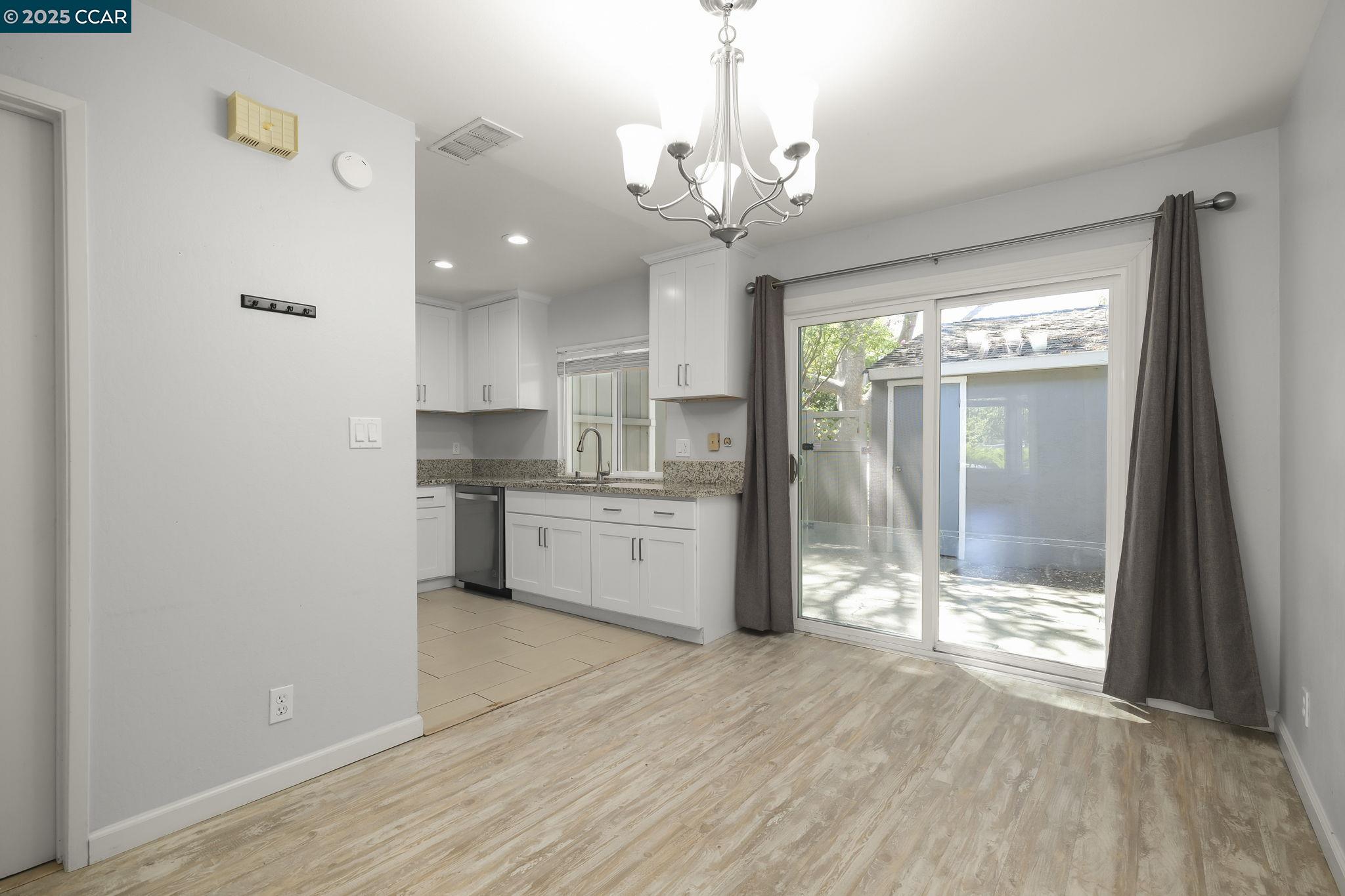 Photo #11: 41108314 Listing: Photo #11