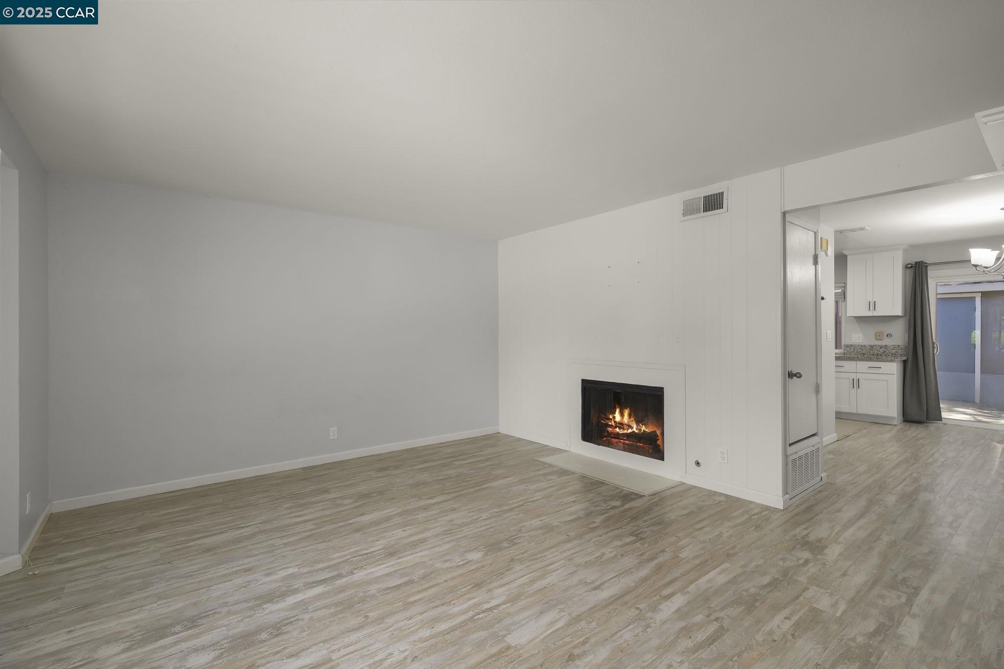 Photo #9: 41108314 Listing: Photo #9