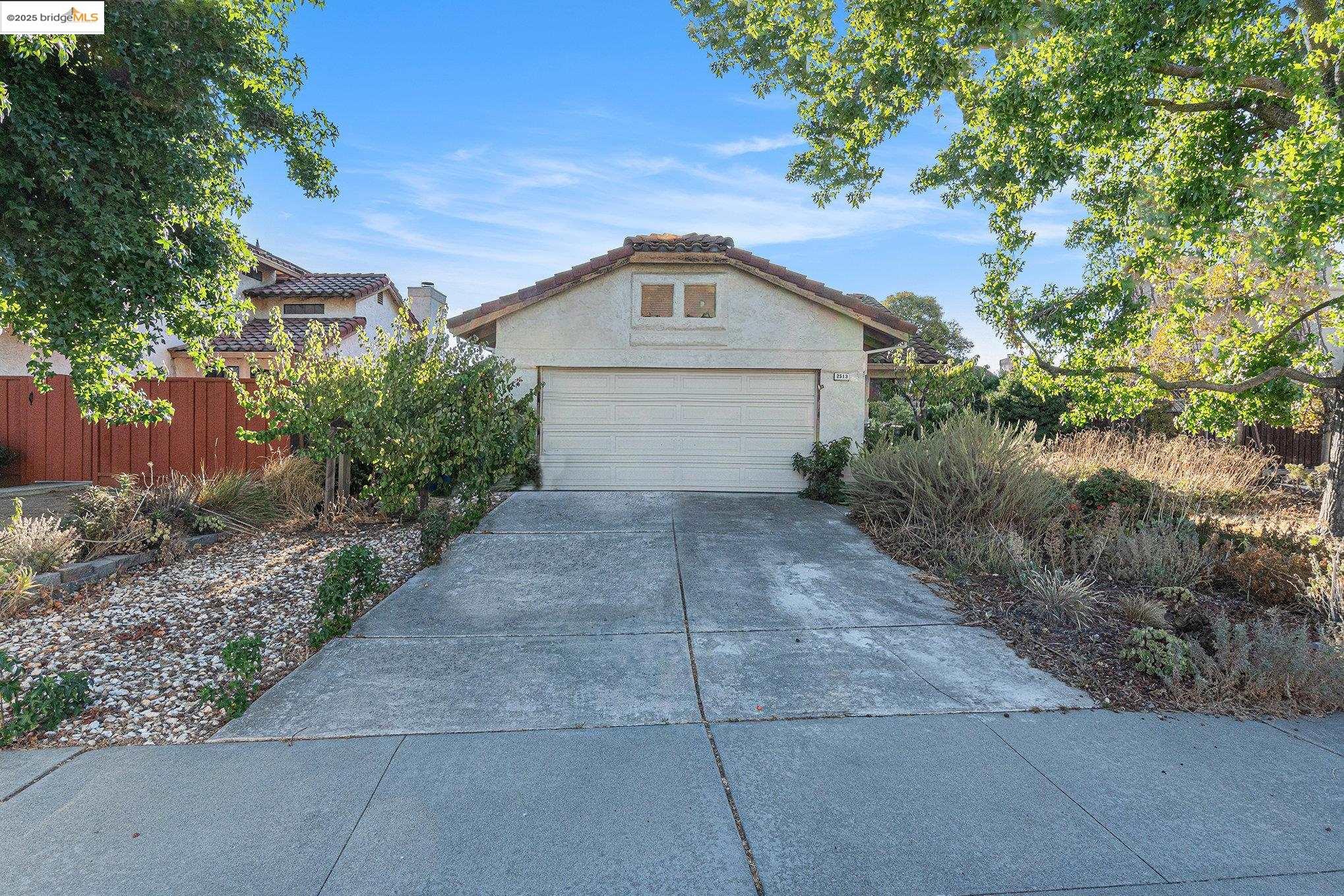 Detail Gallery Image 1 of 17 For 2513 Brazil Dr, Antioch,  CA 94509 - 3 Beds | 2 Baths