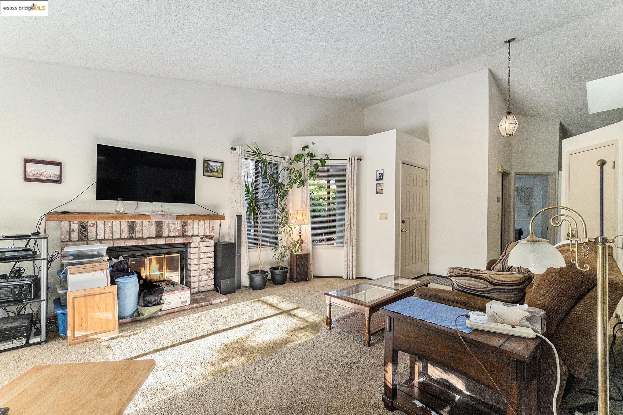 Detail Gallery Image 5 of 17 For 2513 Brazil Dr, Antioch,  CA 94509 - 3 Beds | 2 Baths