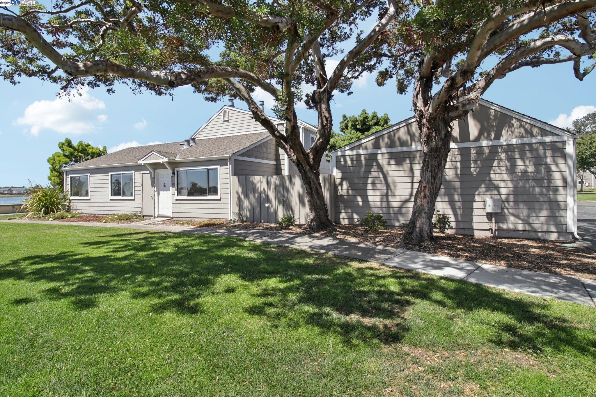 MLS: 41108317 Condo For Sale