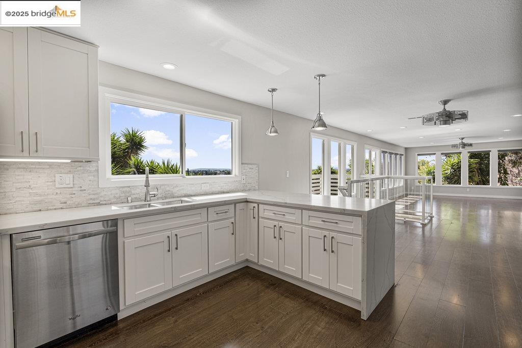 Detail Gallery Image 18 of 56 For 9949 Lawlor St, Oakland,  CA 94605 - 4 Beds | 3 Baths