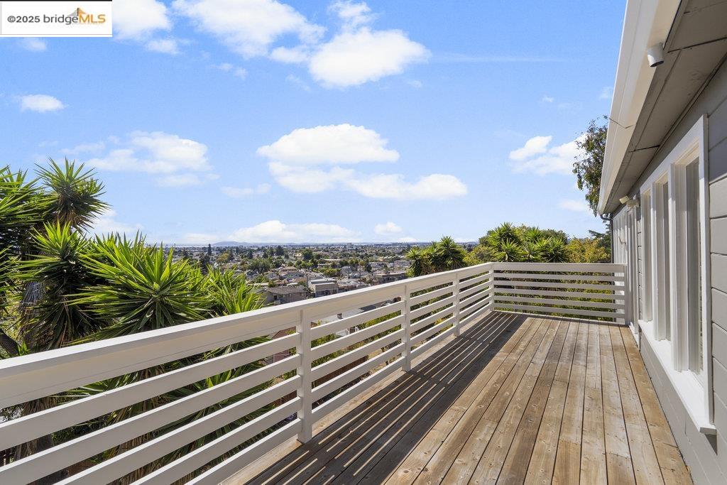 Detail Gallery Image 22 of 56 For 9949 Lawlor St, Oakland,  CA 94605 - 4 Beds | 3 Baths