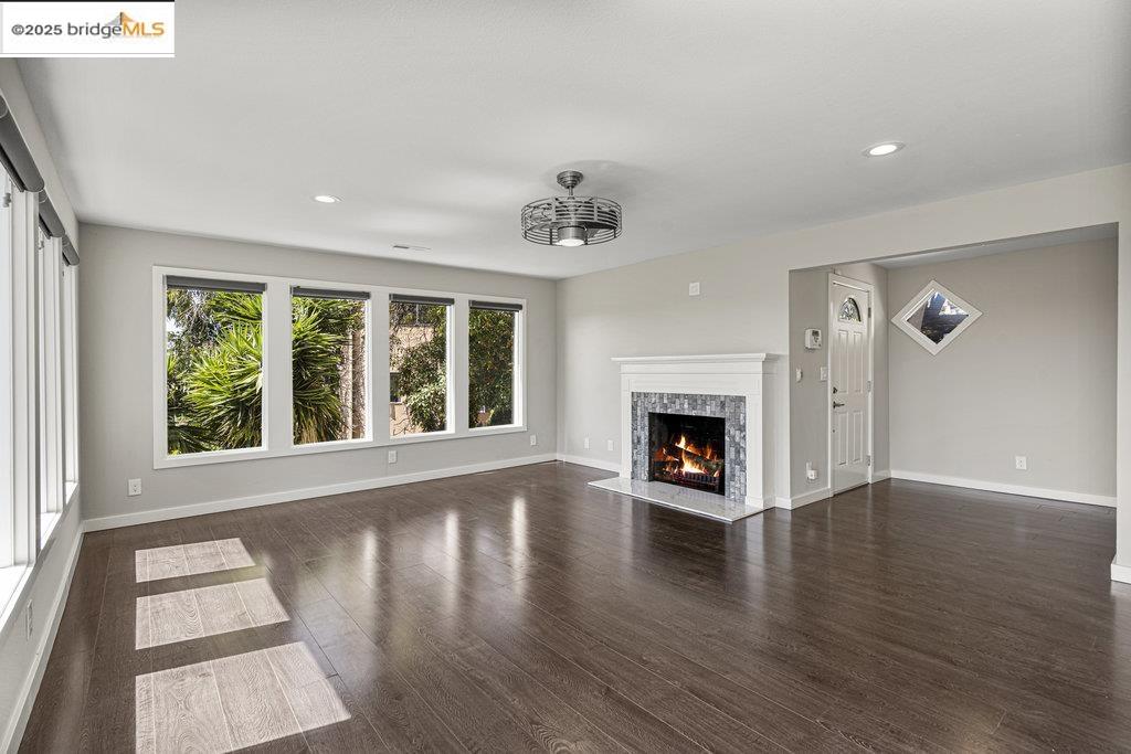 Detail Gallery Image 10 of 56 For 9949 Lawlor St, Oakland,  CA 94605 - 4 Beds | 3 Baths