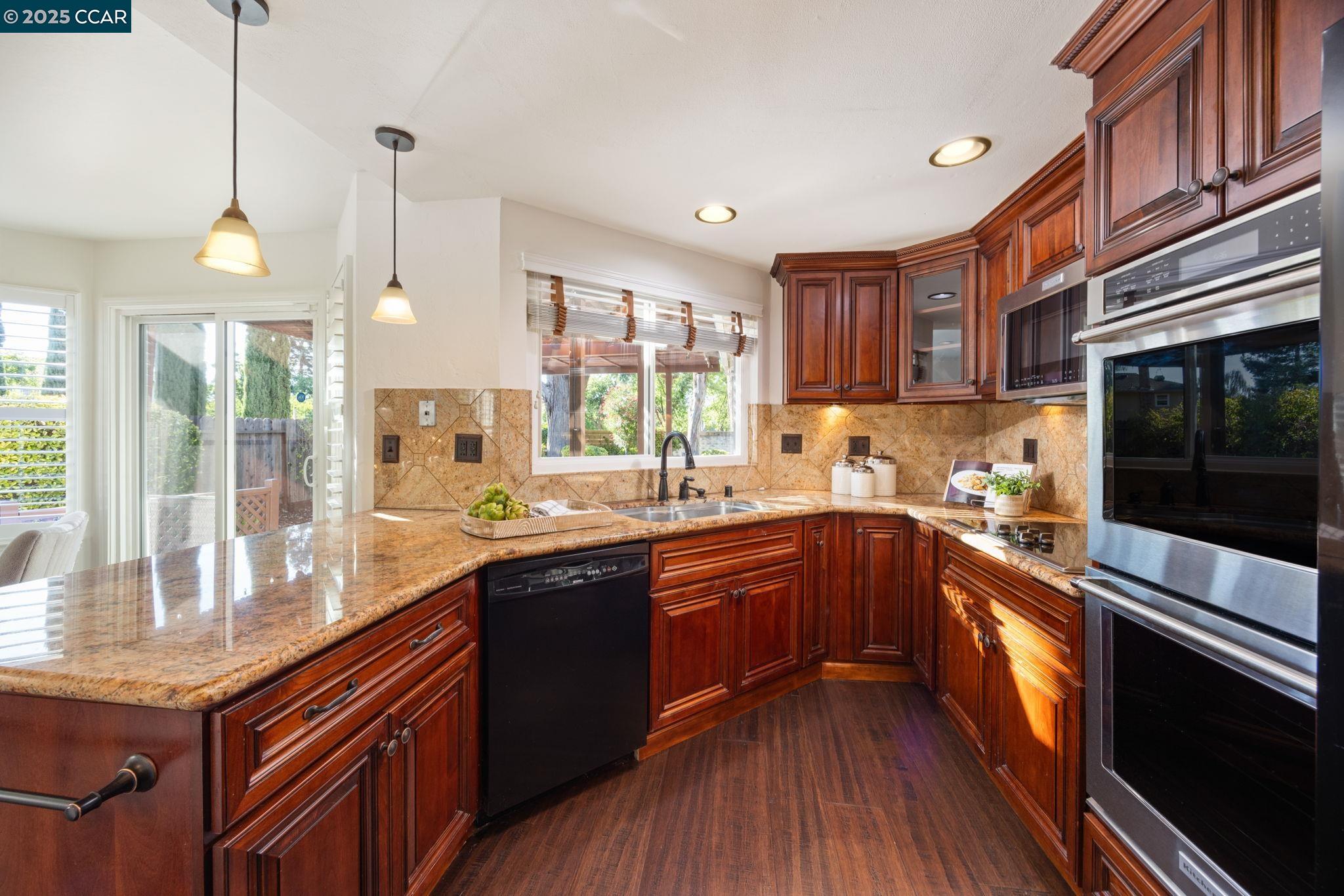 Detail Gallery Image 12 of 27 For 5059 Saint Patricia Ct, Concord,  CA 94521 - 3 Beds | 2 Baths