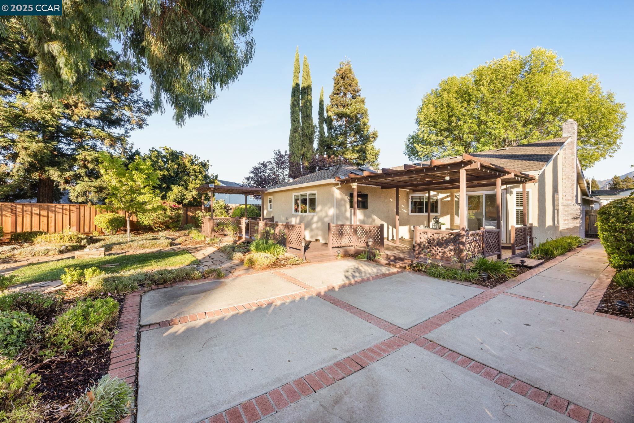 Detail Gallery Image 24 of 27 For 5059 Saint Patricia Ct, Concord,  CA 94521 - 3 Beds | 2 Baths