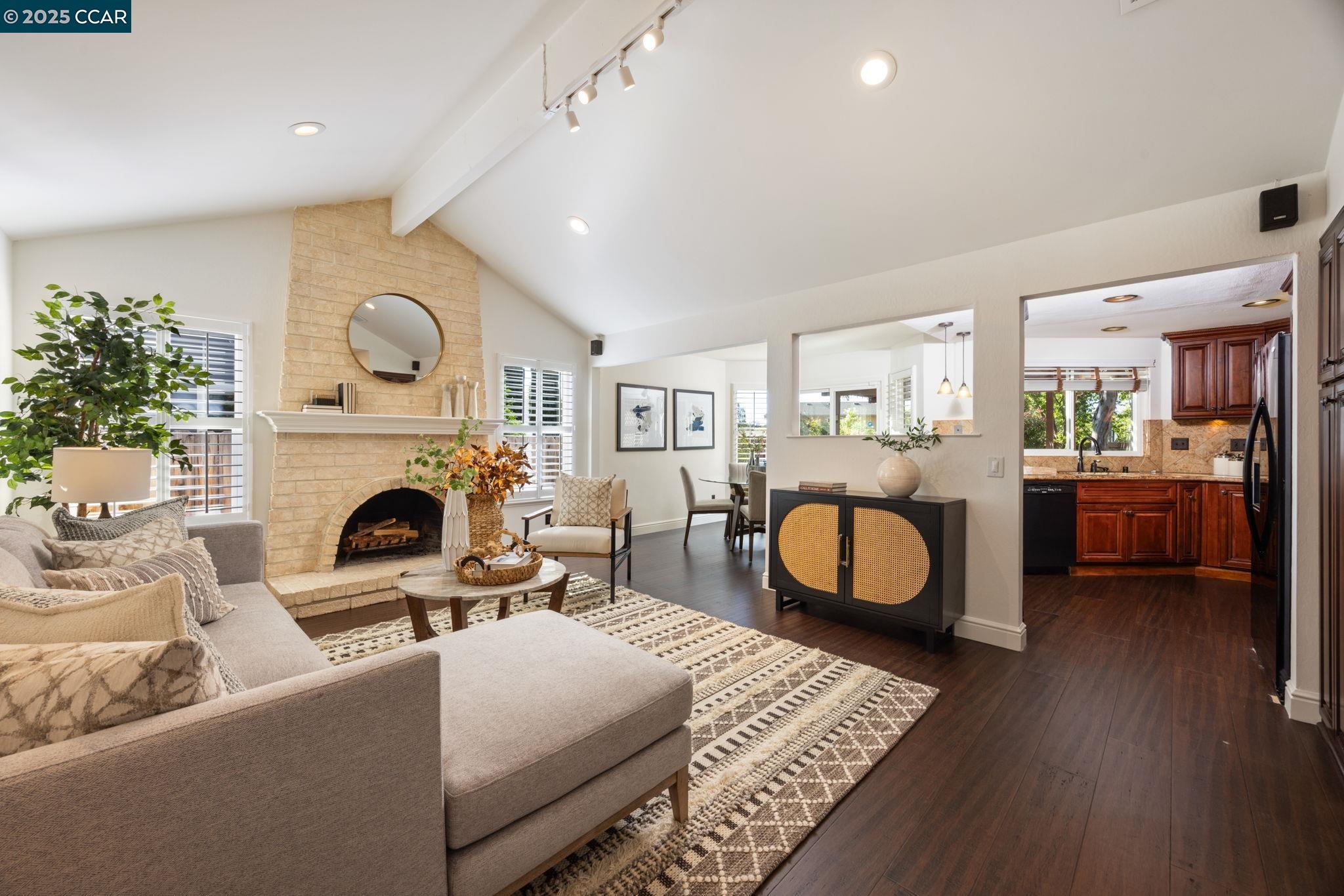 Detail Gallery Image 8 of 27 For 5059 Saint Patricia Ct, Concord,  CA 94521 - 3 Beds | 2 Baths