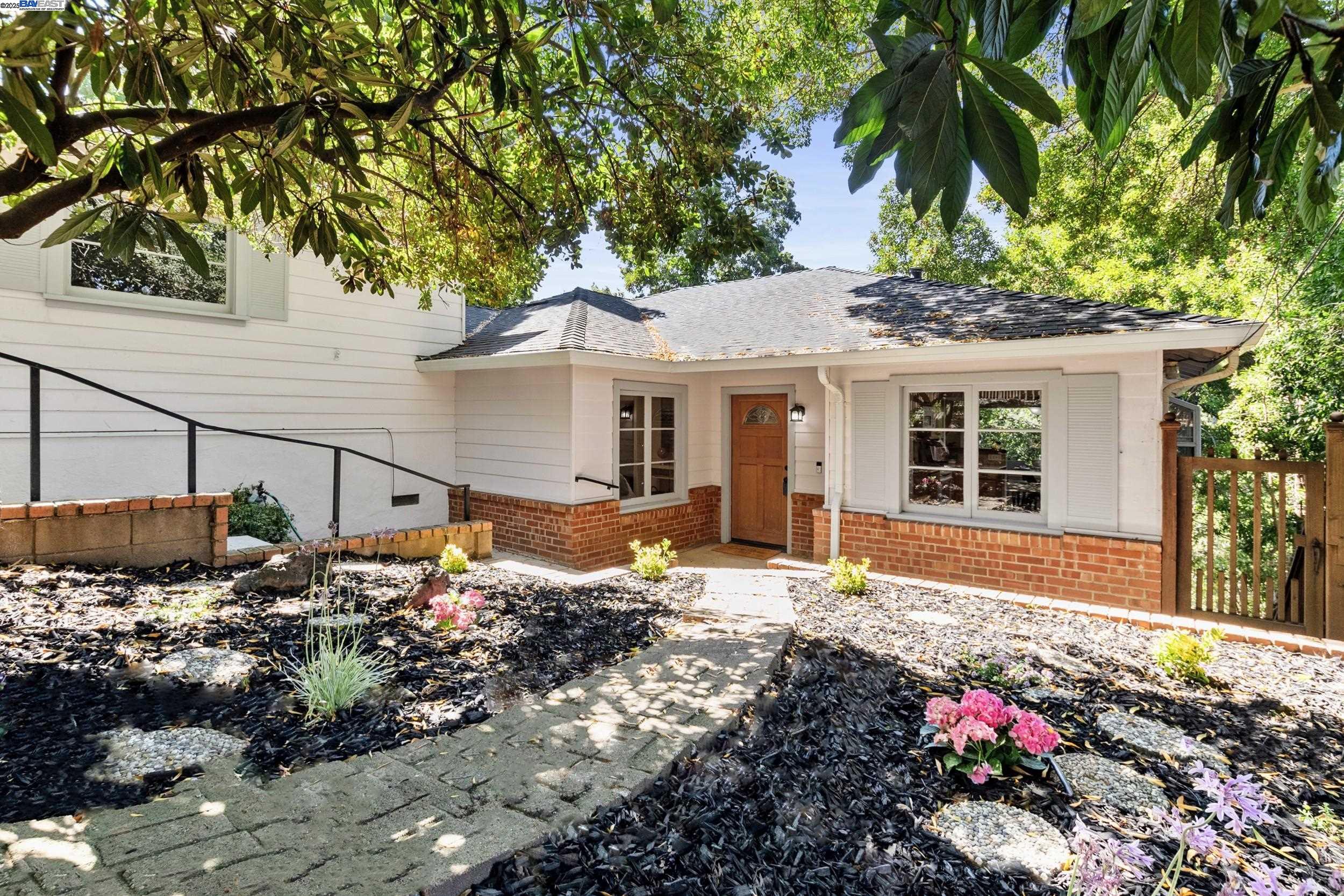 Front Image Thumbnail for BE41108322