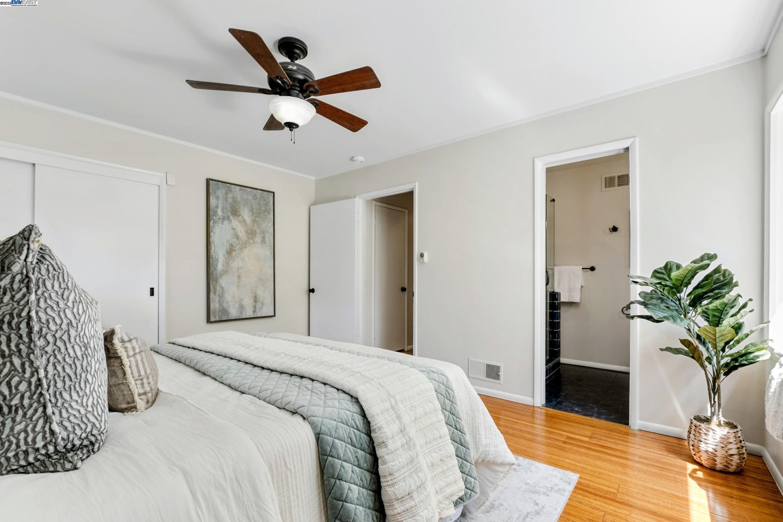 Detail Gallery Image 25 of 51 For 2593 El Caminito, Oakland,  CA 94611 - 4 Beds | 2/1 Baths
