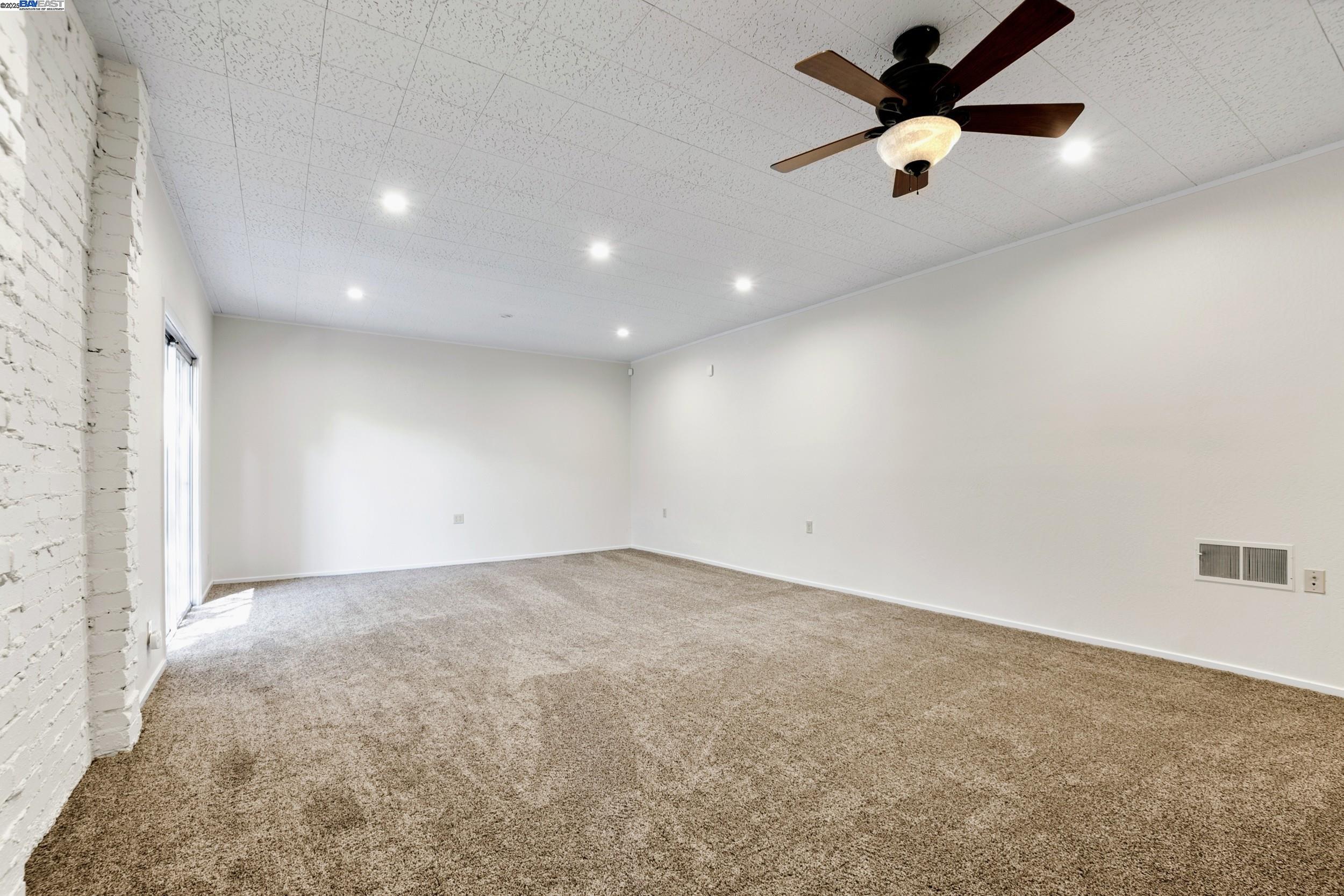 Detail Gallery Image 36 of 51 For 2593 El Caminito, Oakland,  CA 94611 - 4 Beds | 2/1 Baths