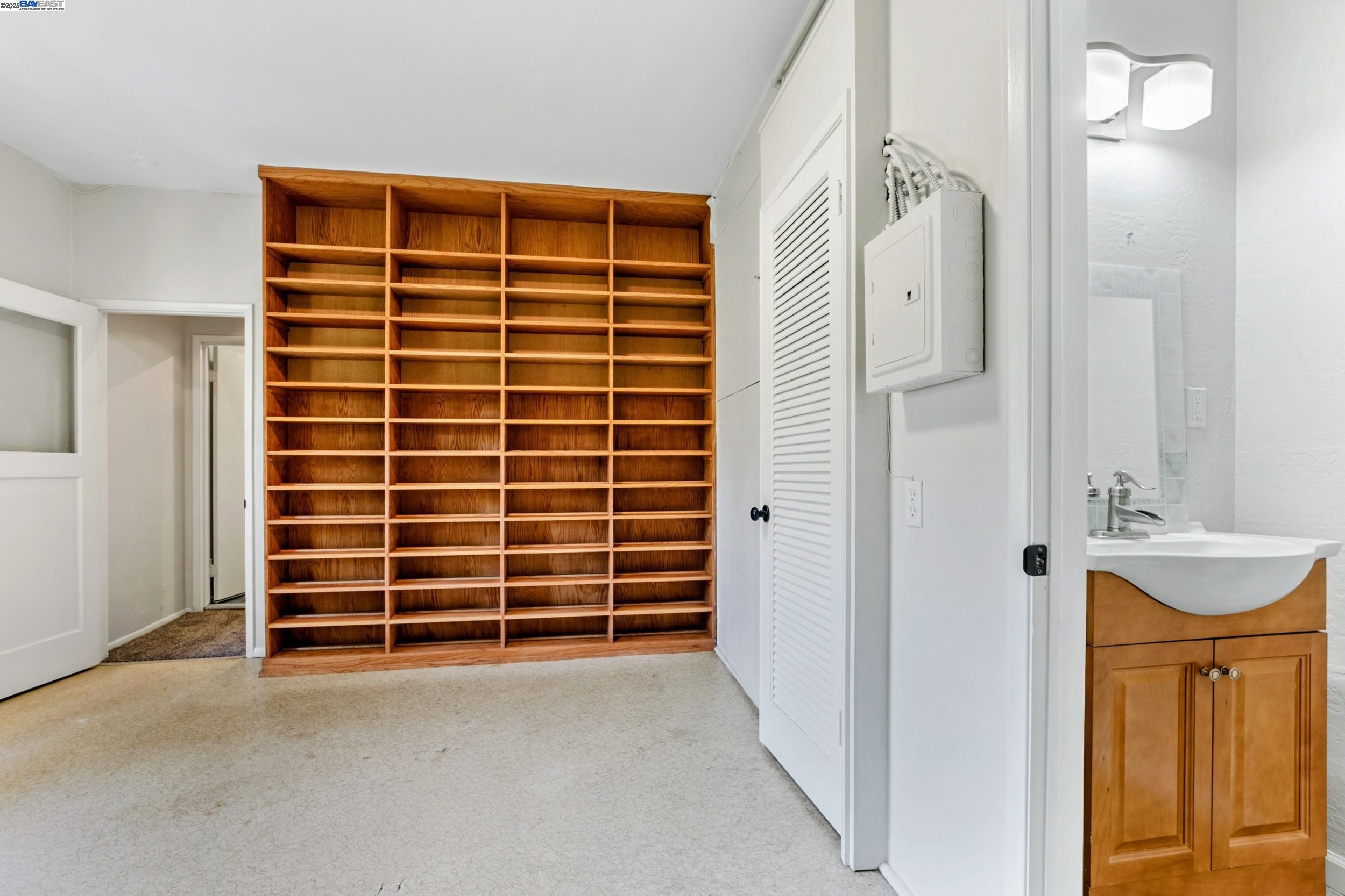 Detail Gallery Image 40 of 51 For 2593 El Caminito, Oakland,  CA 94611 - 4 Beds | 2/1 Baths