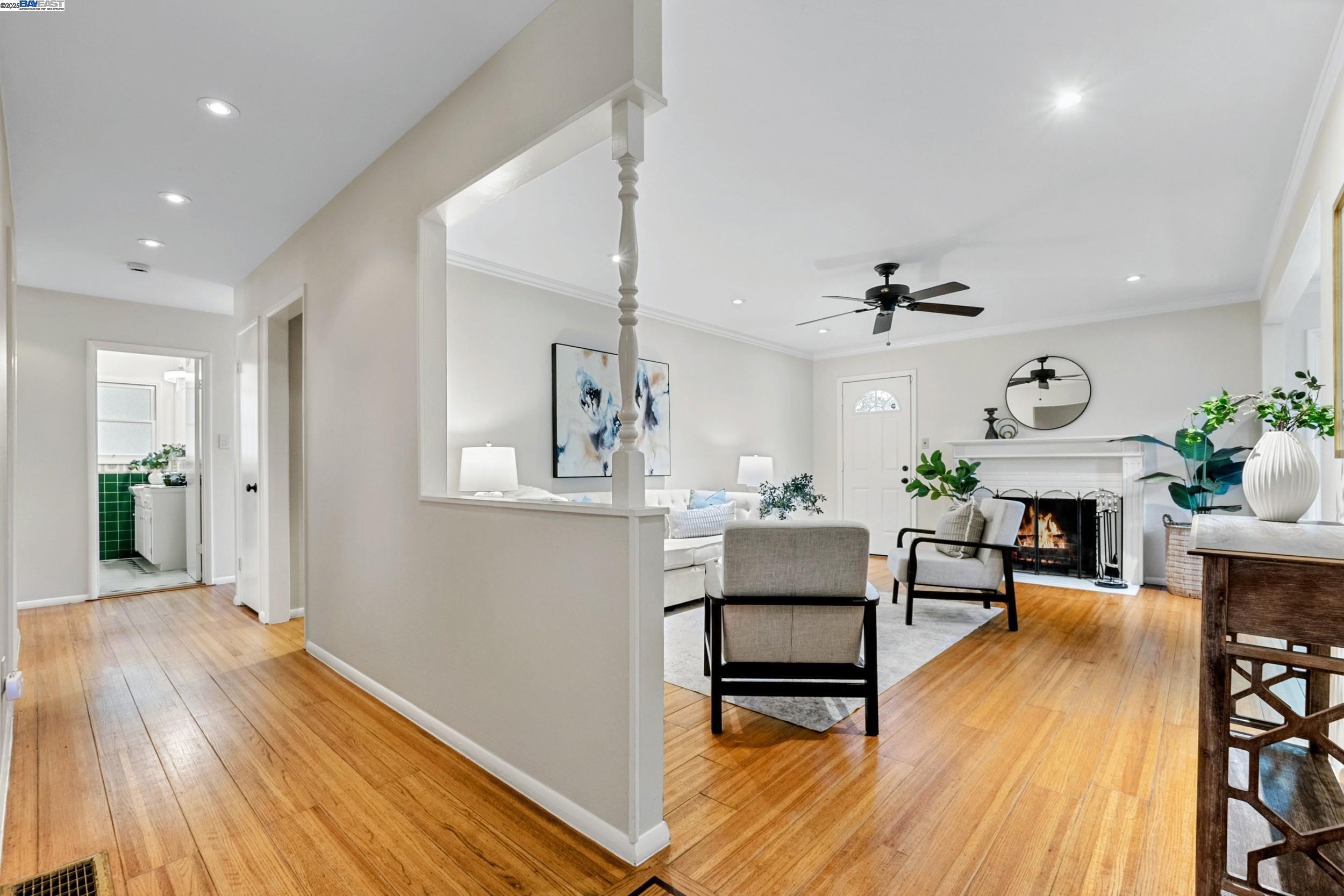 Detail Gallery Image 5 of 51 For 2593 El Caminito, Oakland,  CA 94611 - 4 Beds | 2/1 Baths