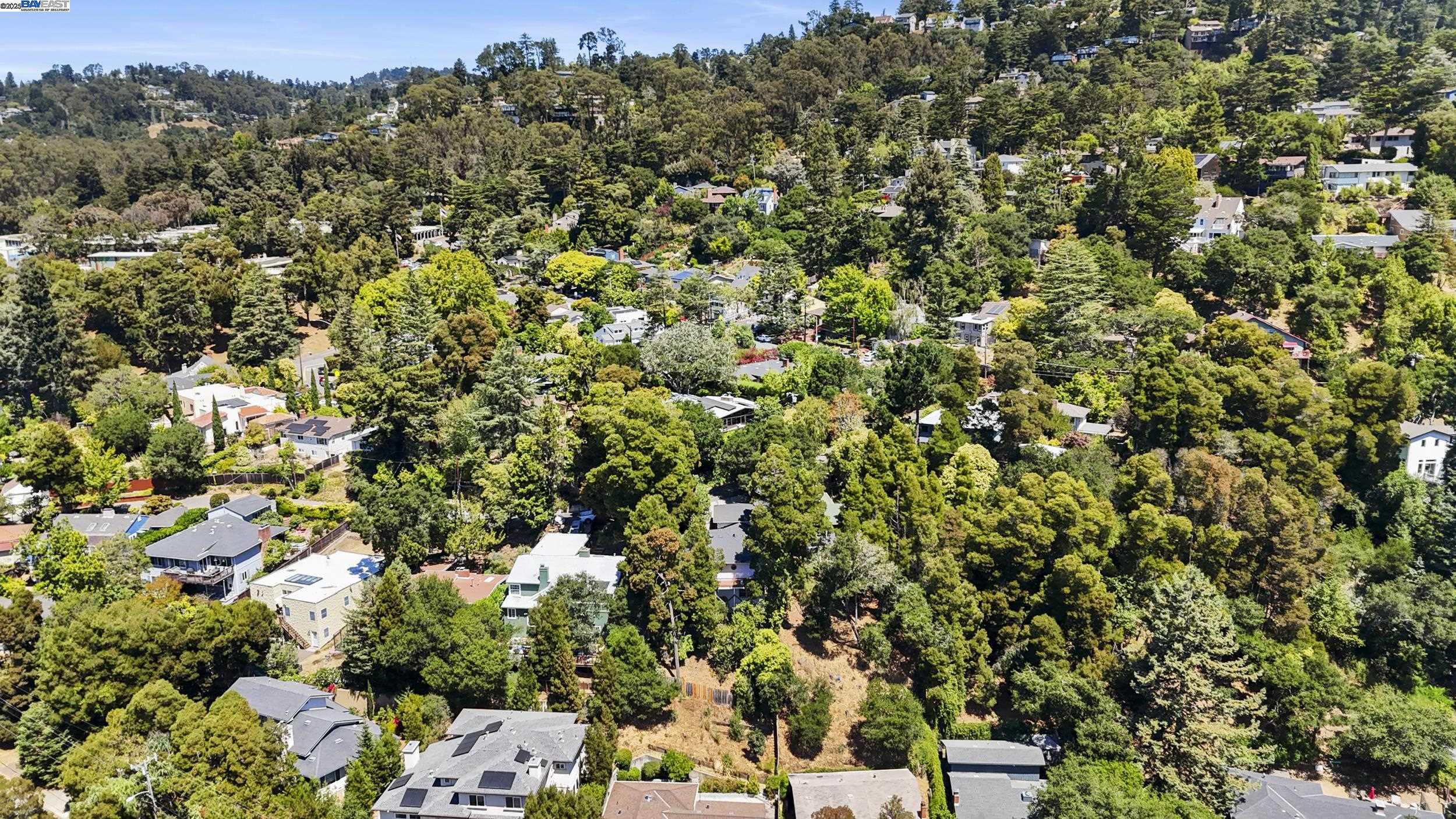Detail Gallery Image 47 of 51 For 2593 El Caminito, Oakland,  CA 94611 - 4 Beds | 2/1 Baths