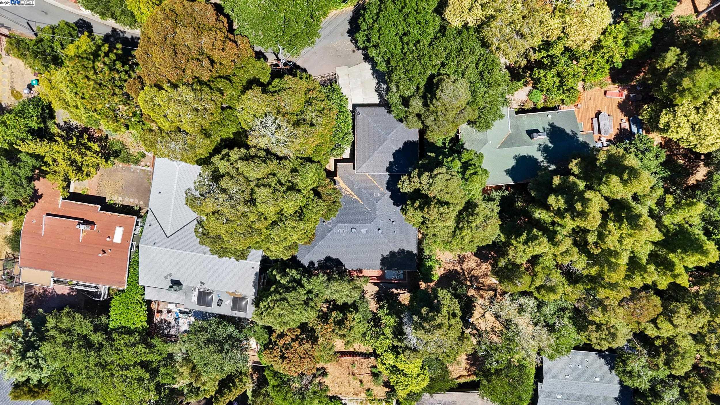 Detail Gallery Image 47 of 50 For 2593 El Caminito, Oakland,  CA 94611 - 4 Beds | 2/1 Baths