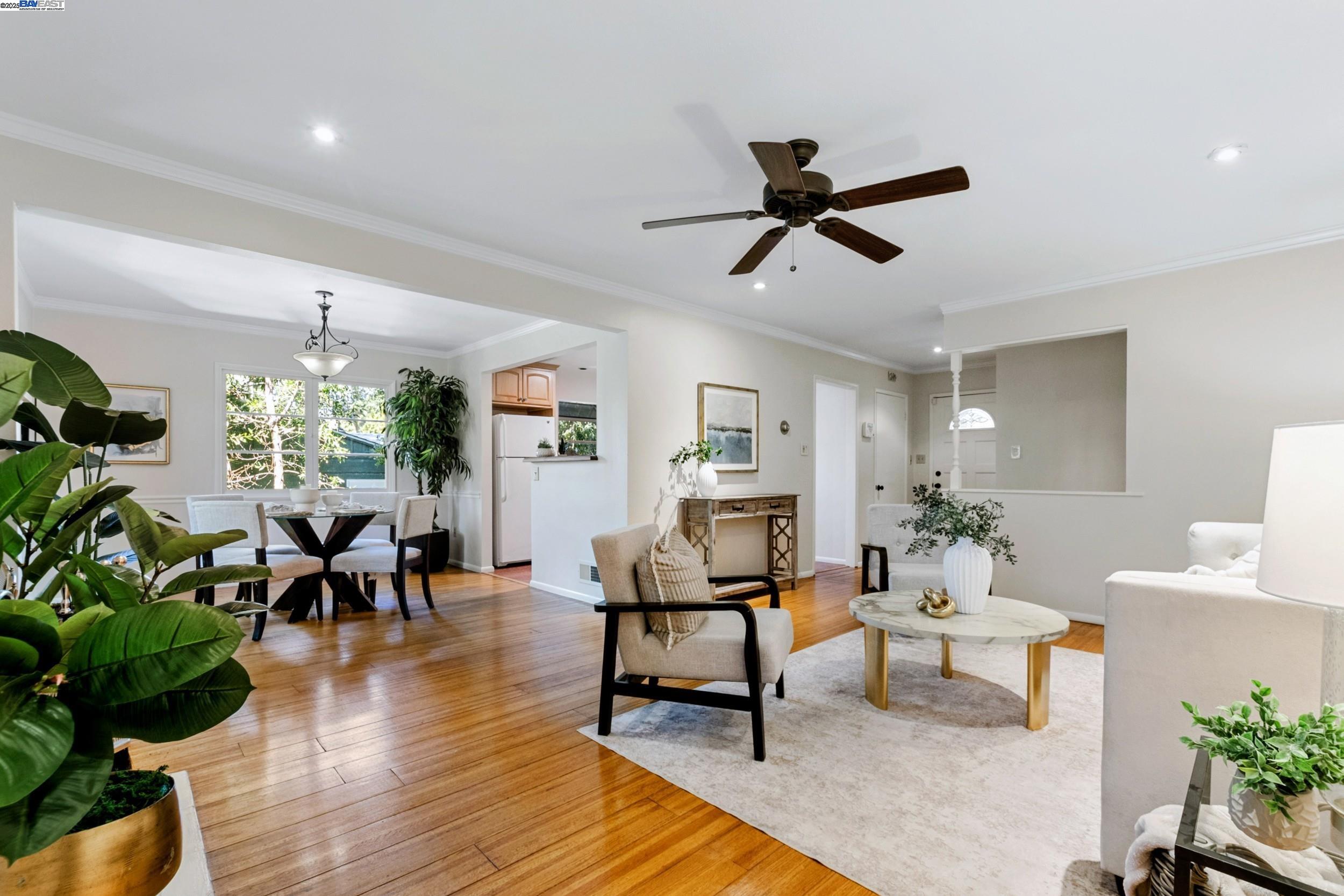 Detail Gallery Image 10 of 51 For 2593 El Caminito, Oakland,  CA 94611 - 4 Beds | 2/1 Baths