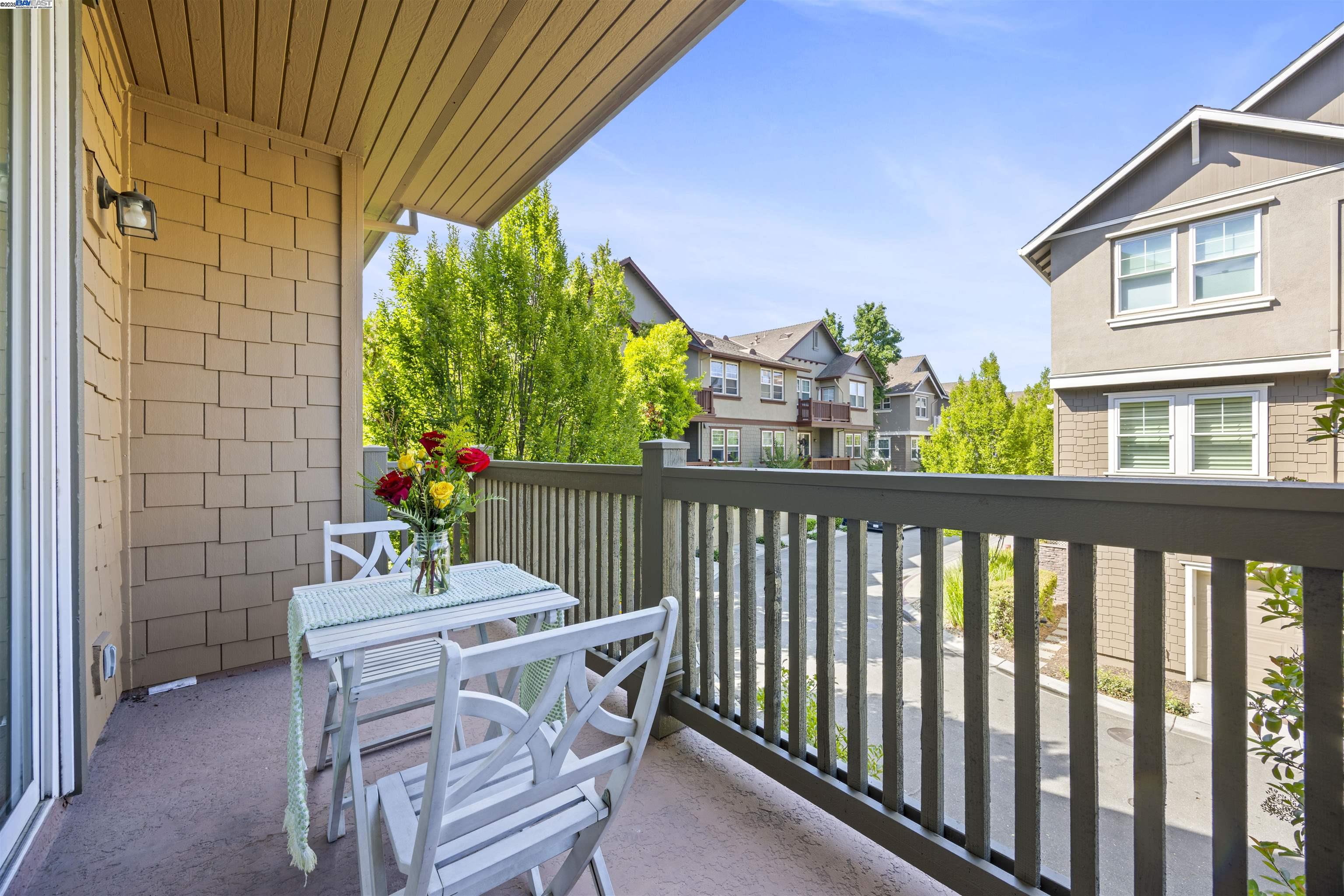 Detail Gallery Image 13 of 24 For 161 N L #101,  Livermore,  CA 94550 - 2 Beds | 2/1 Baths