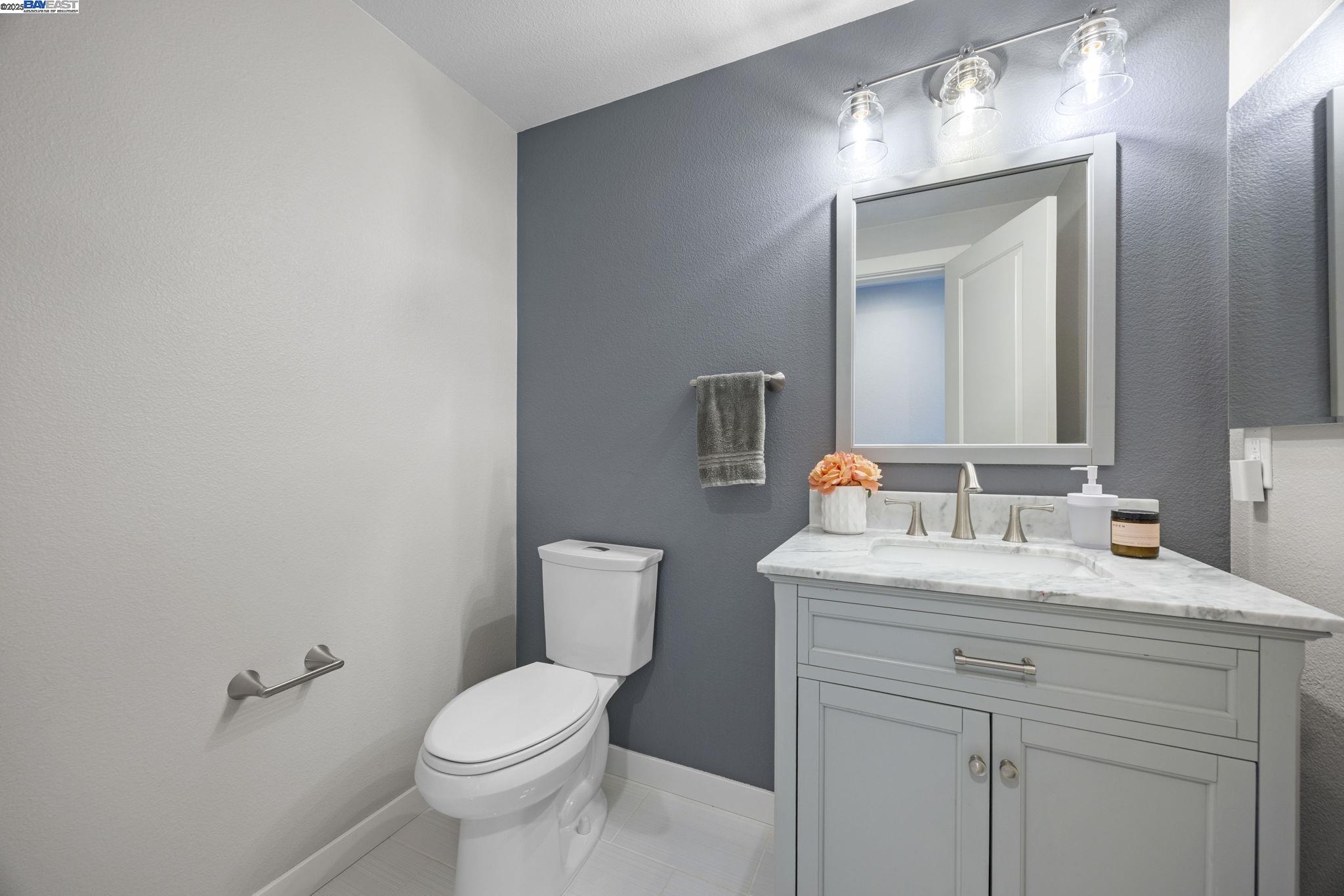 Detail Gallery Image 14 of 24 For 161 N L #101,  Livermore,  CA 94550 - 2 Beds | 2/1 Baths