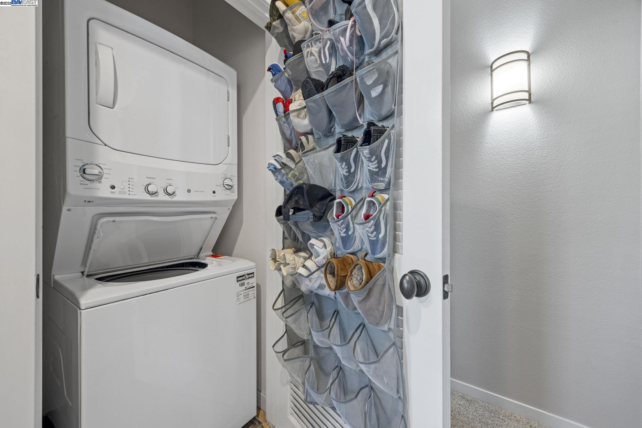 Detail Gallery Image 15 of 24 For 161 N L #101,  Livermore,  CA 94550 - 2 Beds | 2/1 Baths