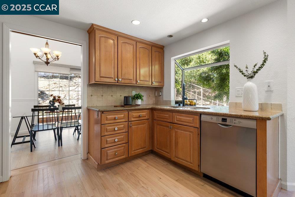 Detail Gallery Image 12 of 44 For 249 Netherby Pl, Pleasant Hill,  CA 94523 - 4 Beds | 3 Baths
