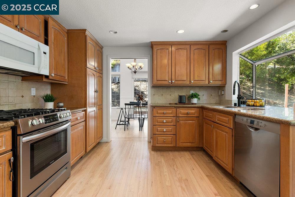 Detail Gallery Image 13 of 44 For 249 Netherby Pl, Pleasant Hill,  CA 94523 - 4 Beds | 3 Baths