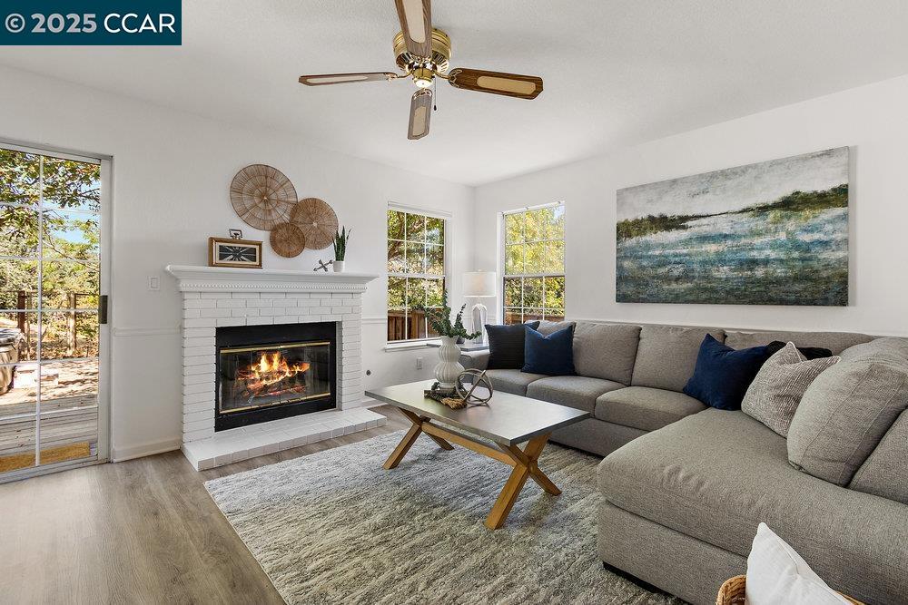 Detail Gallery Image 15 of 44 For 249 Netherby Pl, Pleasant Hill,  CA 94523 - 4 Beds | 3 Baths
